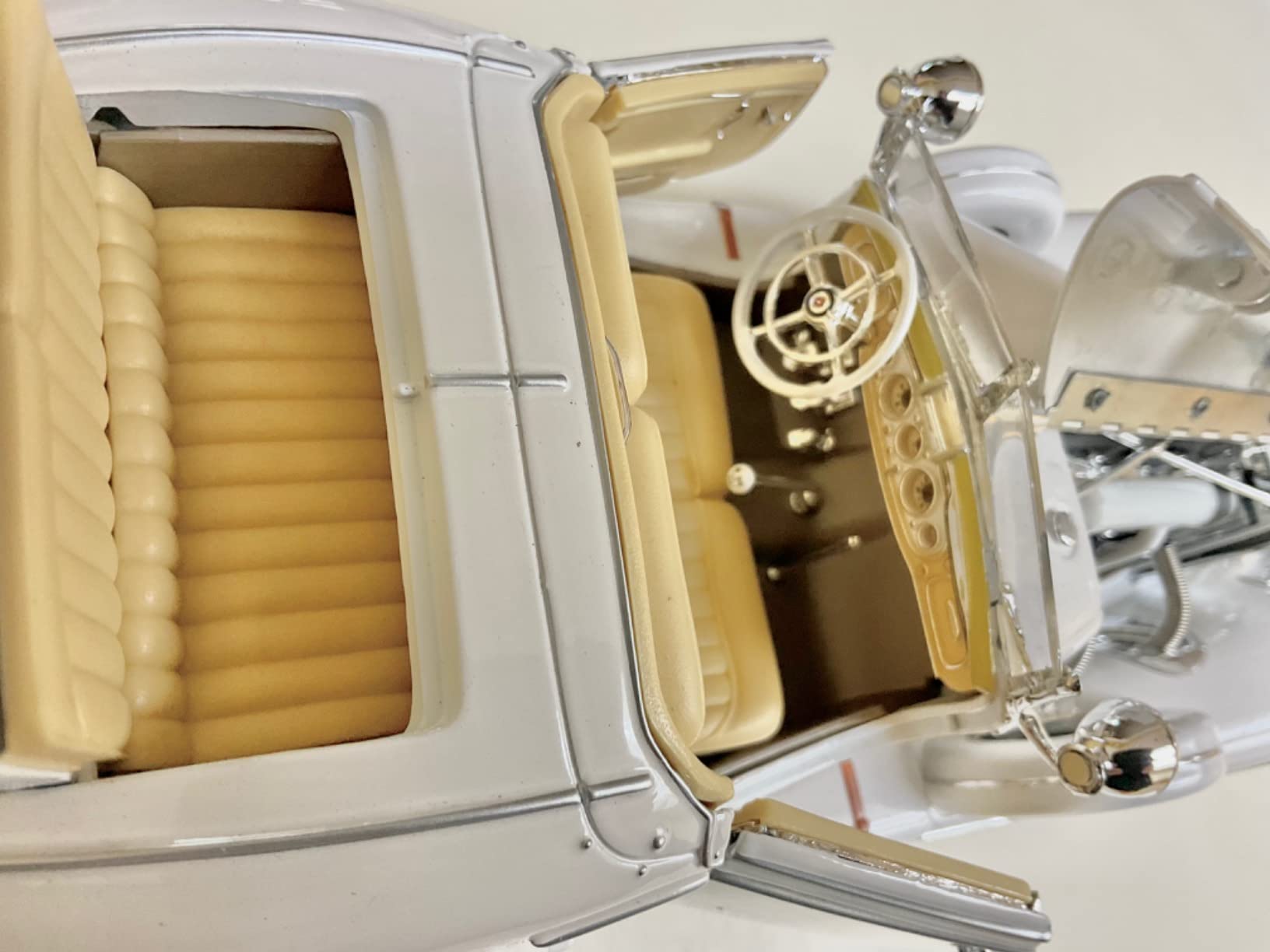 1936 Mercedes Benz 500 K Special Roadster White 1/18 Diecast Model Car by Maisto customer photo 1