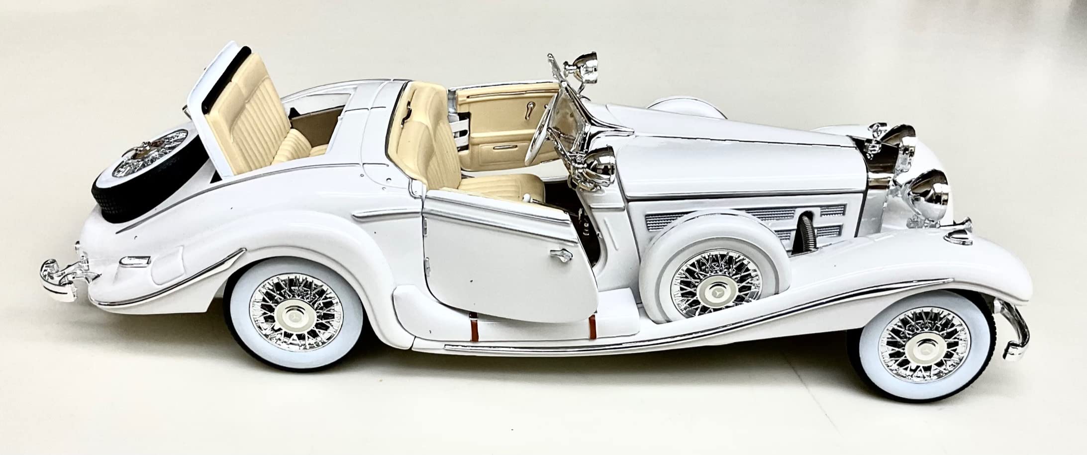 1936 Mercedes Benz 500 K Special Roadster White 1/18 Diecast Model Car by Maisto customer photo 2