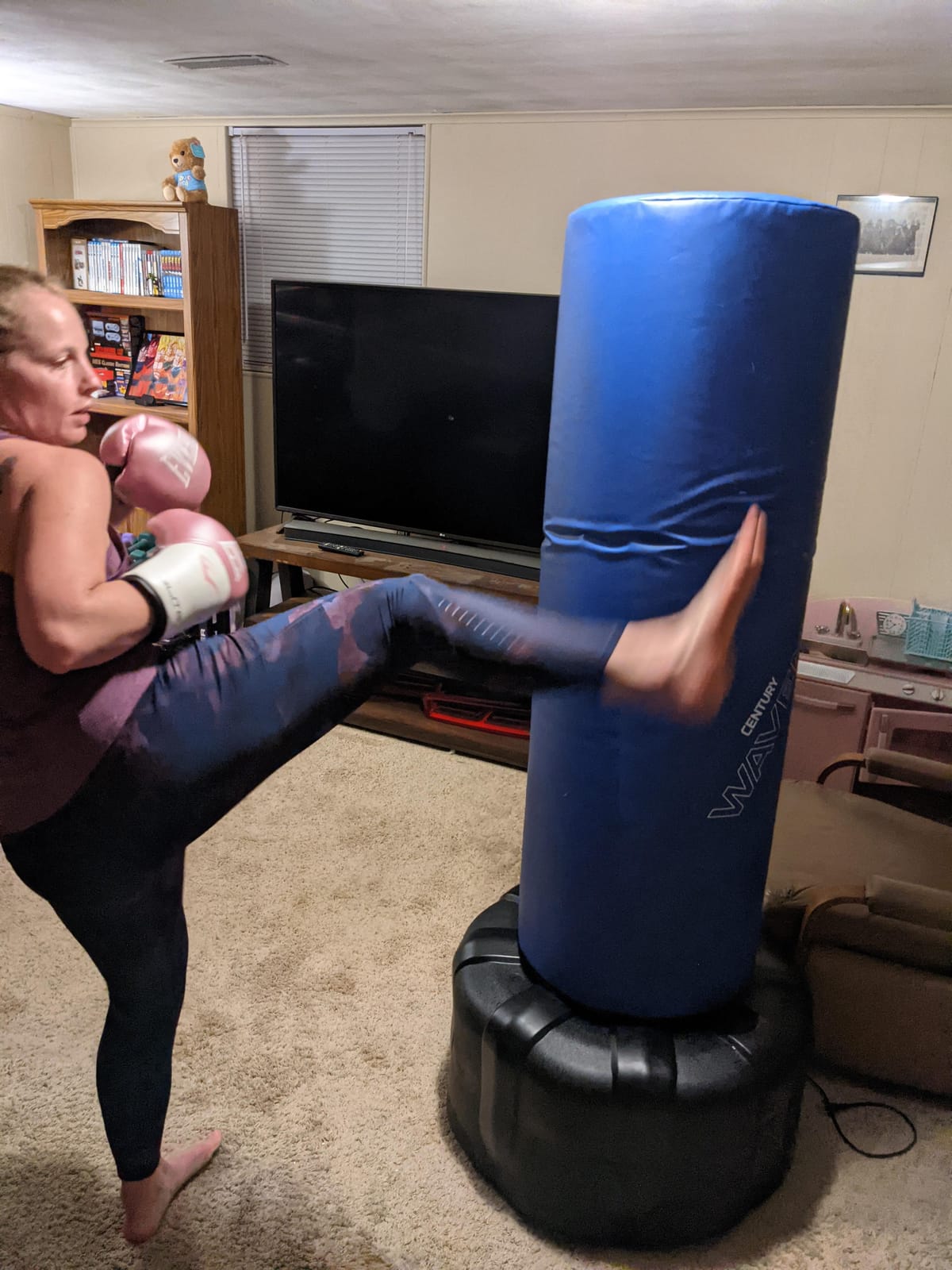 Century Wavemaster XXL | Freestanding Punching Bag with Base | Heavy Bag Boxing Martial Arts Kickboxing Bag | Optimal Strength and Cardio Training Bag customer photo 1