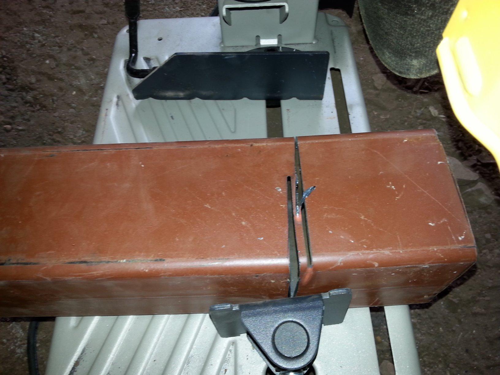 DEWALT Chop Saw, Quick-Change, 14-Inch, Old Model (D28715) customer photo 2