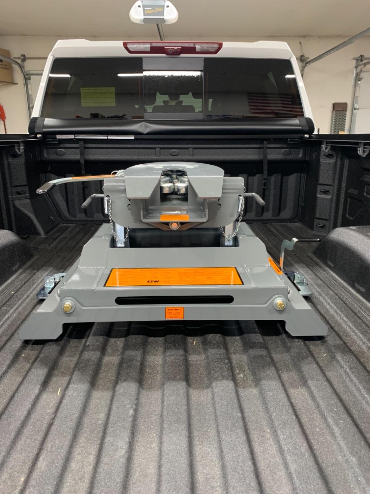 B&W Trailer Hitches Companion OEM Slider Fifth Wheel Hitch - Compatible with 2020-2026 Chevrolet/GM OEM Puck System - RVK3775 customer photo 1