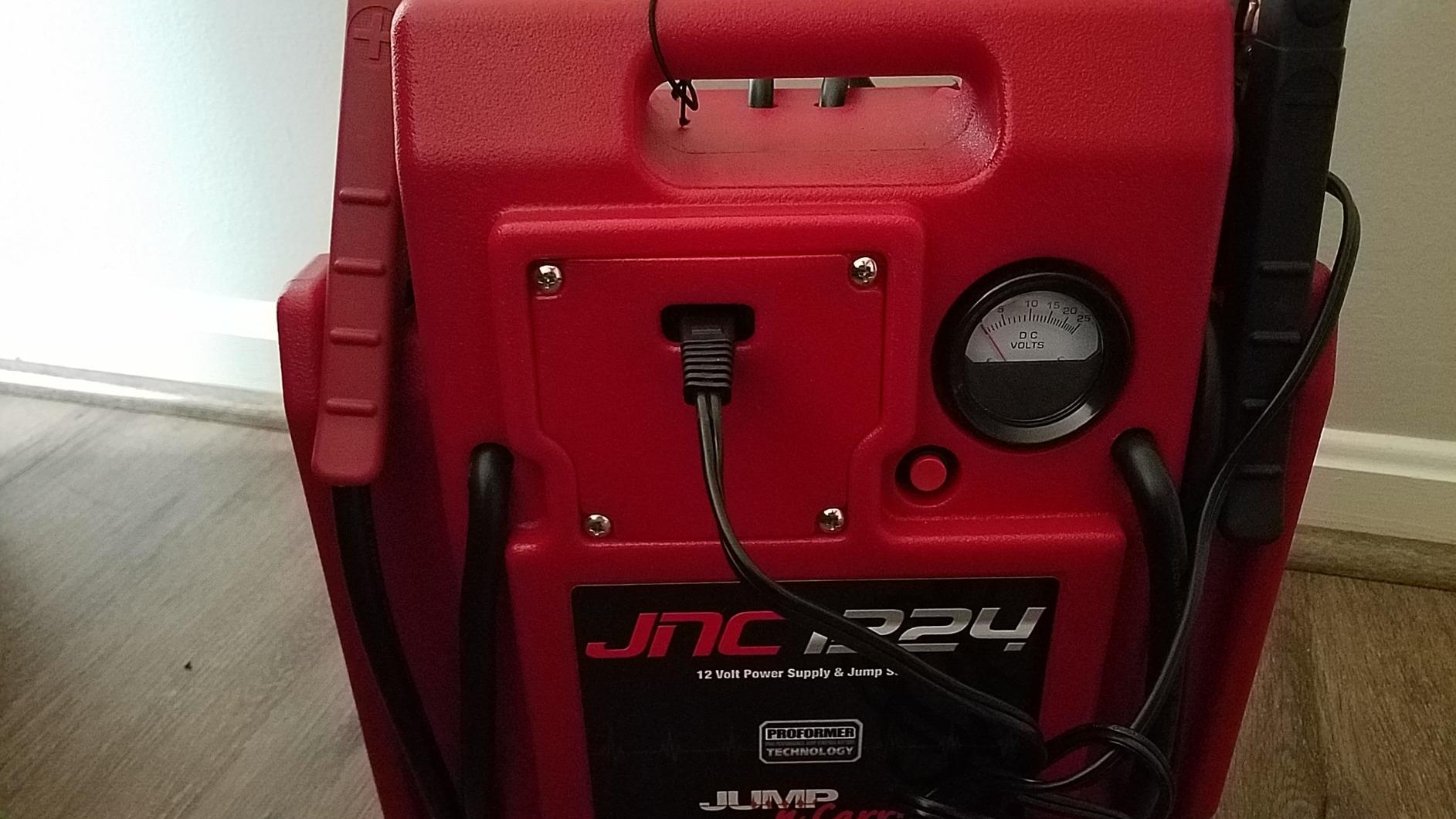 Clore Automotive Jump-N-Carry JNC1224 3400/1700 Peak Amp 12/24V Jump Starter customer photo 2