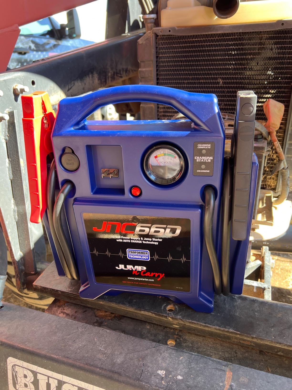Clore Automotive Jump-N-Carry JNC660 1700 Peak Amp 12 Volt Jump Starter, Blue customer photo 2