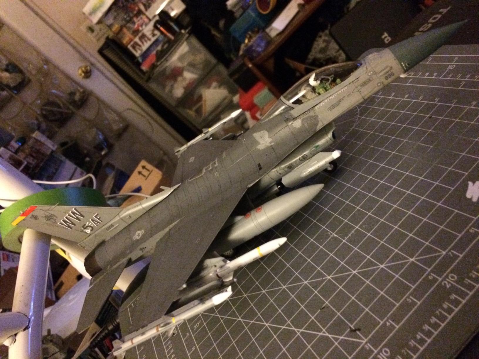 Tamiya 61098 1/48 Lockheed Martin F-16CJ Plastic Model Airplane Kit customer photo 1