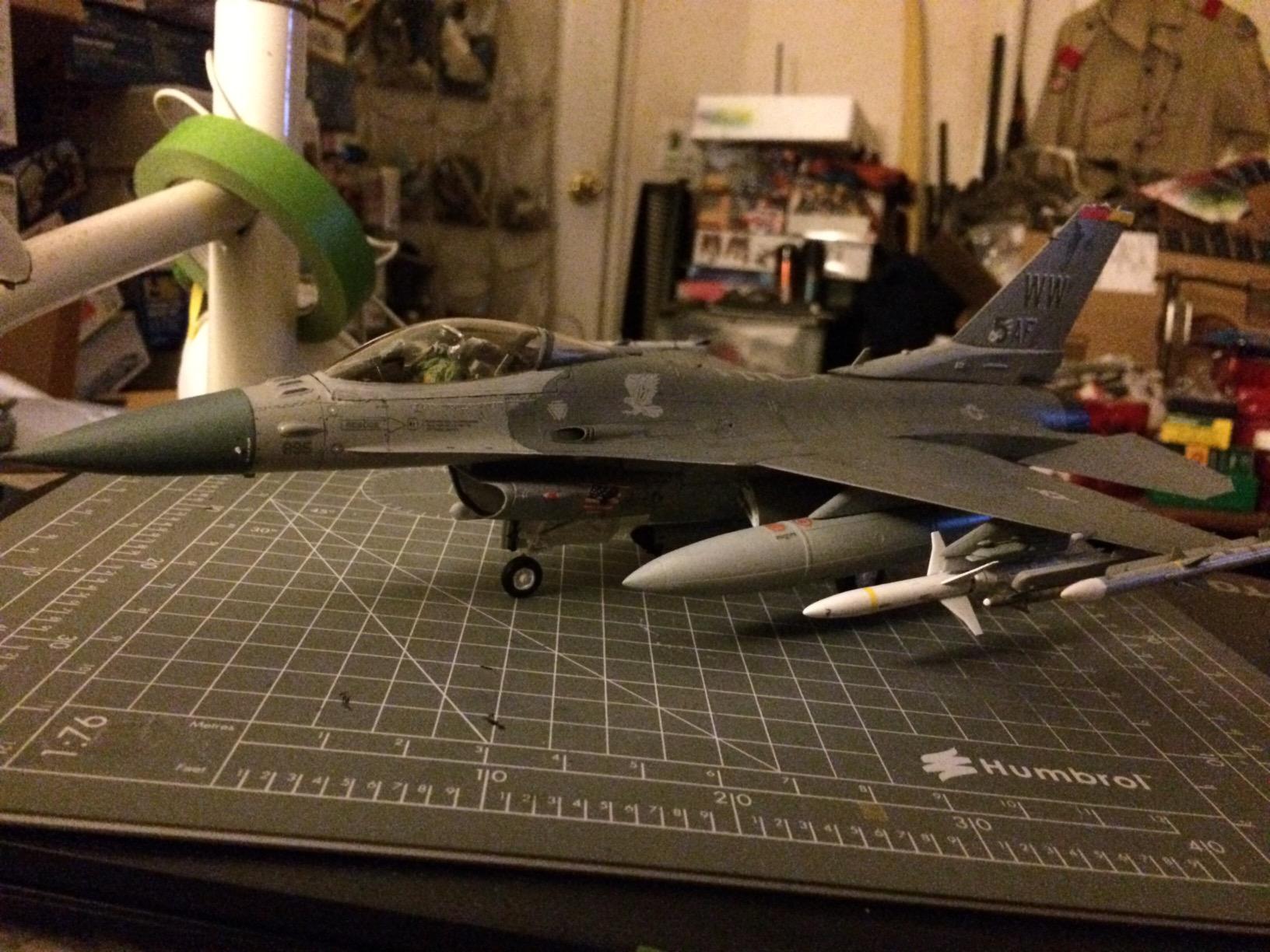 Tamiya 61098 1/48 Lockheed Martin F-16CJ Plastic Model Airplane Kit customer photo 2
