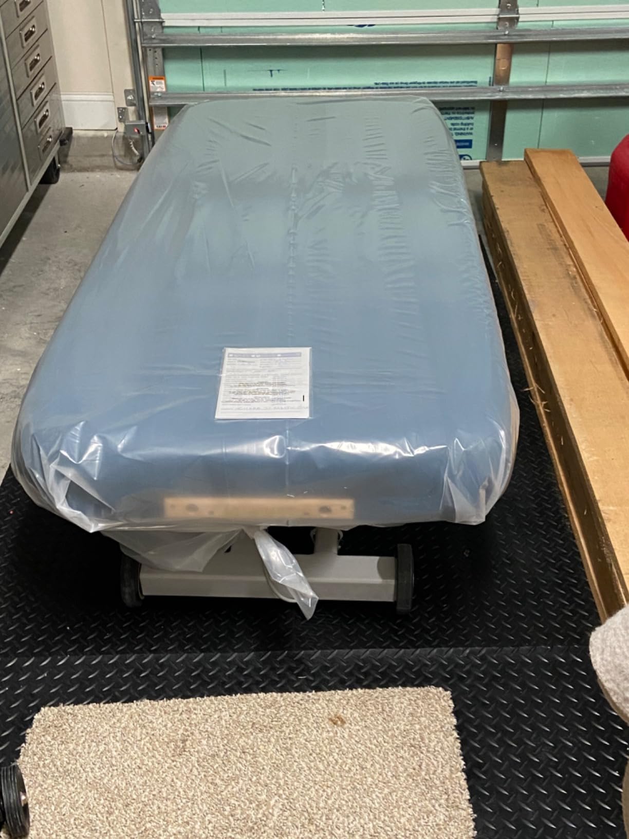 EarthLite Ellora Electric Lift Massage Table, Flat Table Top, Made in USA, 32
