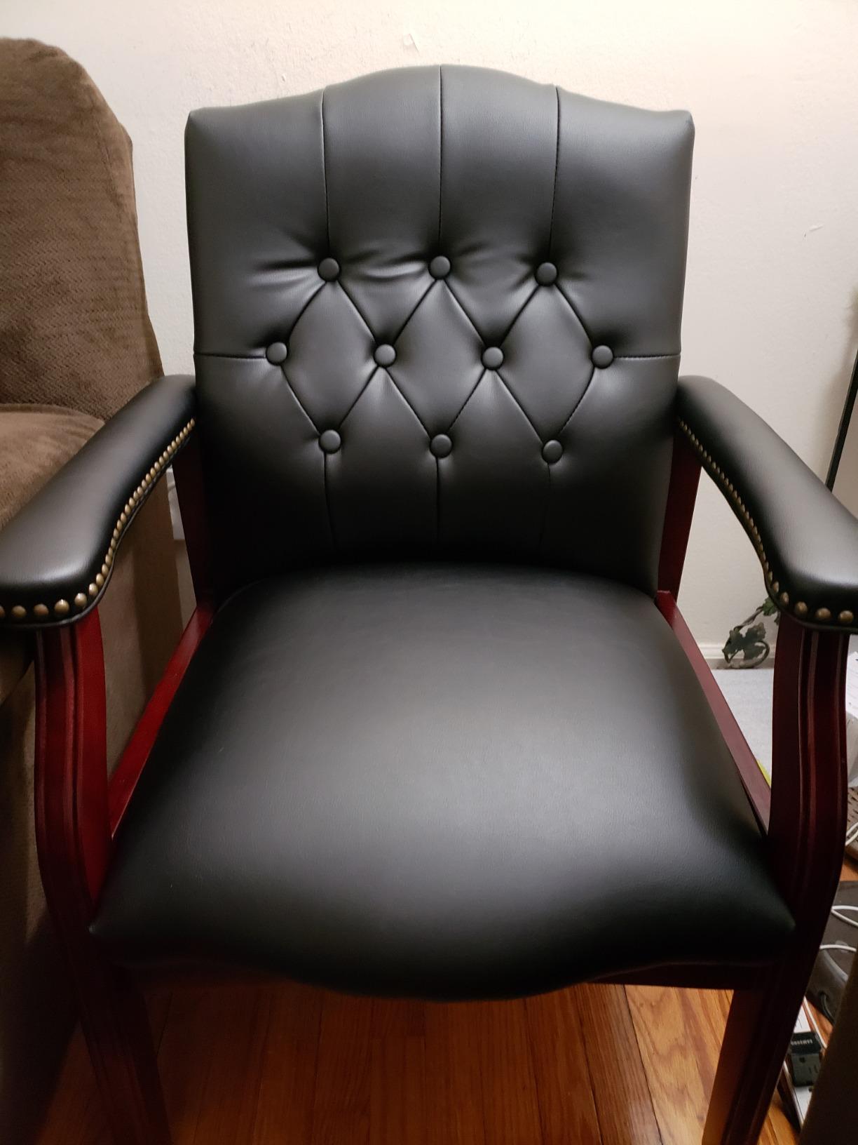 Boss Office Products Traditional Caressoft Vinyl Guest Chair with Mahogany Finish Wood Base, Black customer photo 1