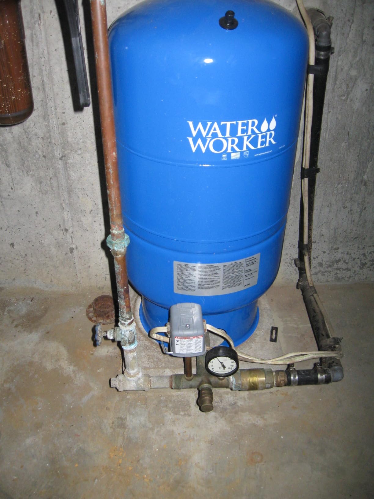 WaterWorker 25009 20Gal Vertical Well Tank, 20 Gallon, Blue customer photo 2
