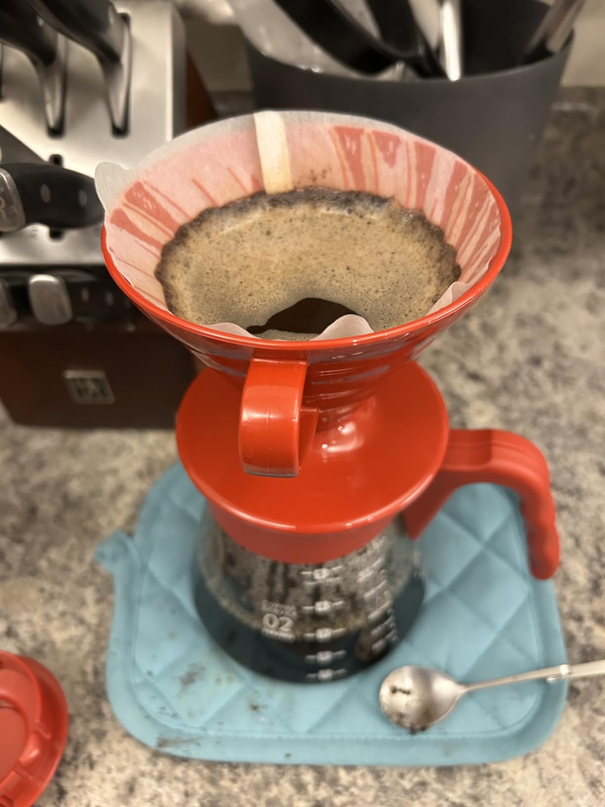 Hario V60 Pour Over Coffee Starter Set, Size 02, Red customer photo 2