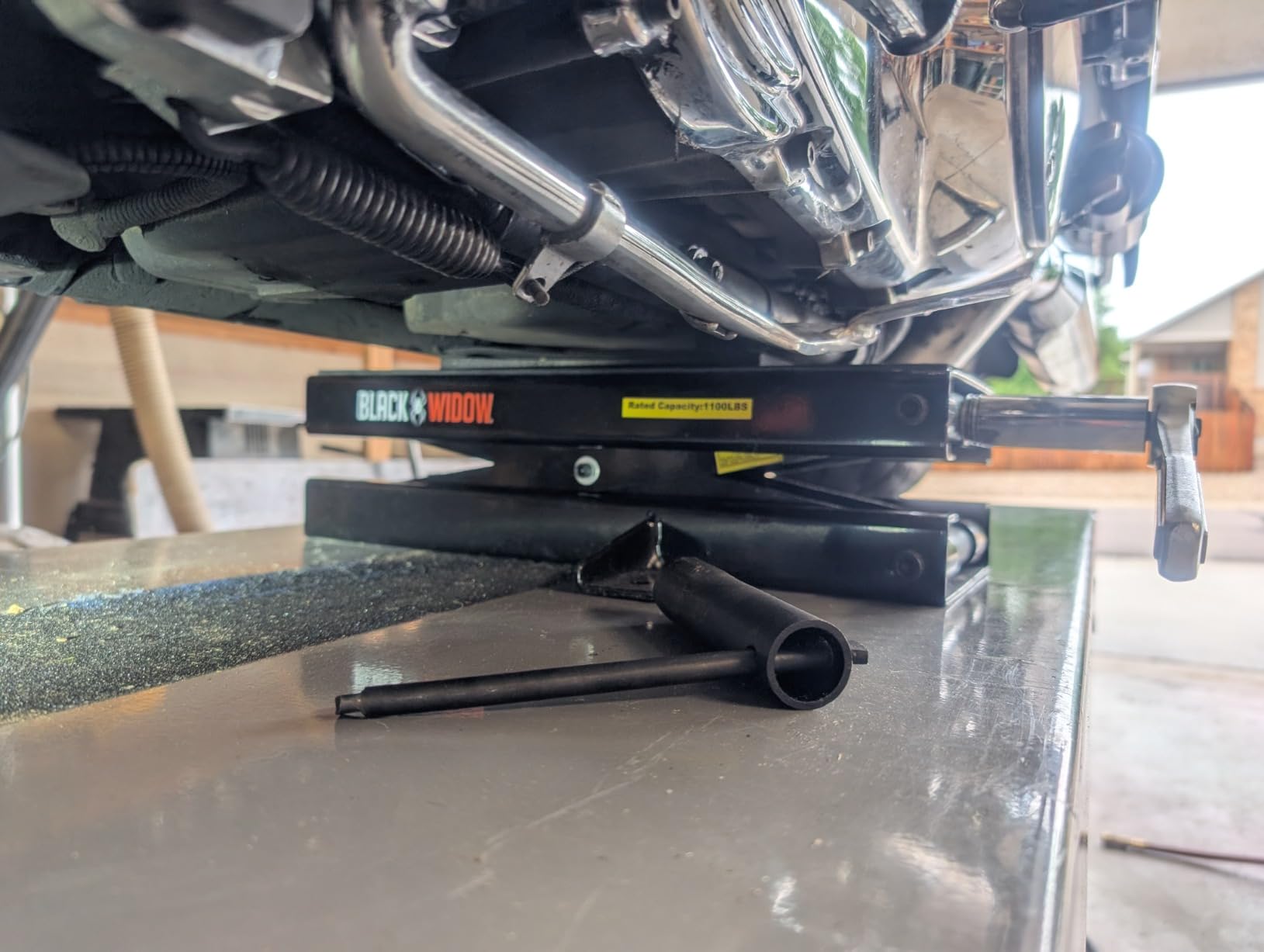 Black Widow Steel Motorcycle Jack, 1,100 lb, Dirt Bike Lift customer photo 1