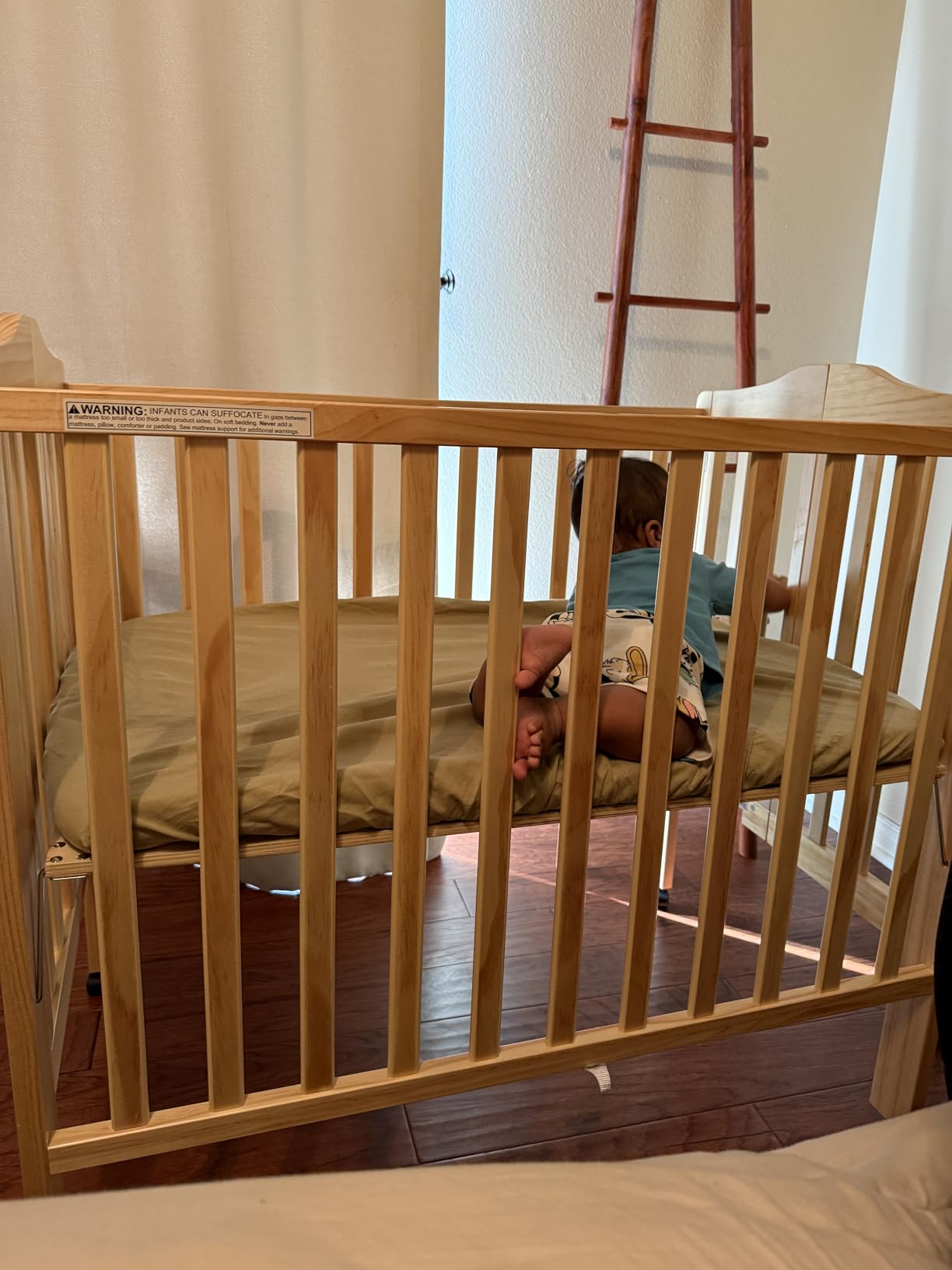 Delta Children Folding Portable Mini Baby Crib with 1.5-inch Mattress - Greenguard Gold Certified, White customer photo 2