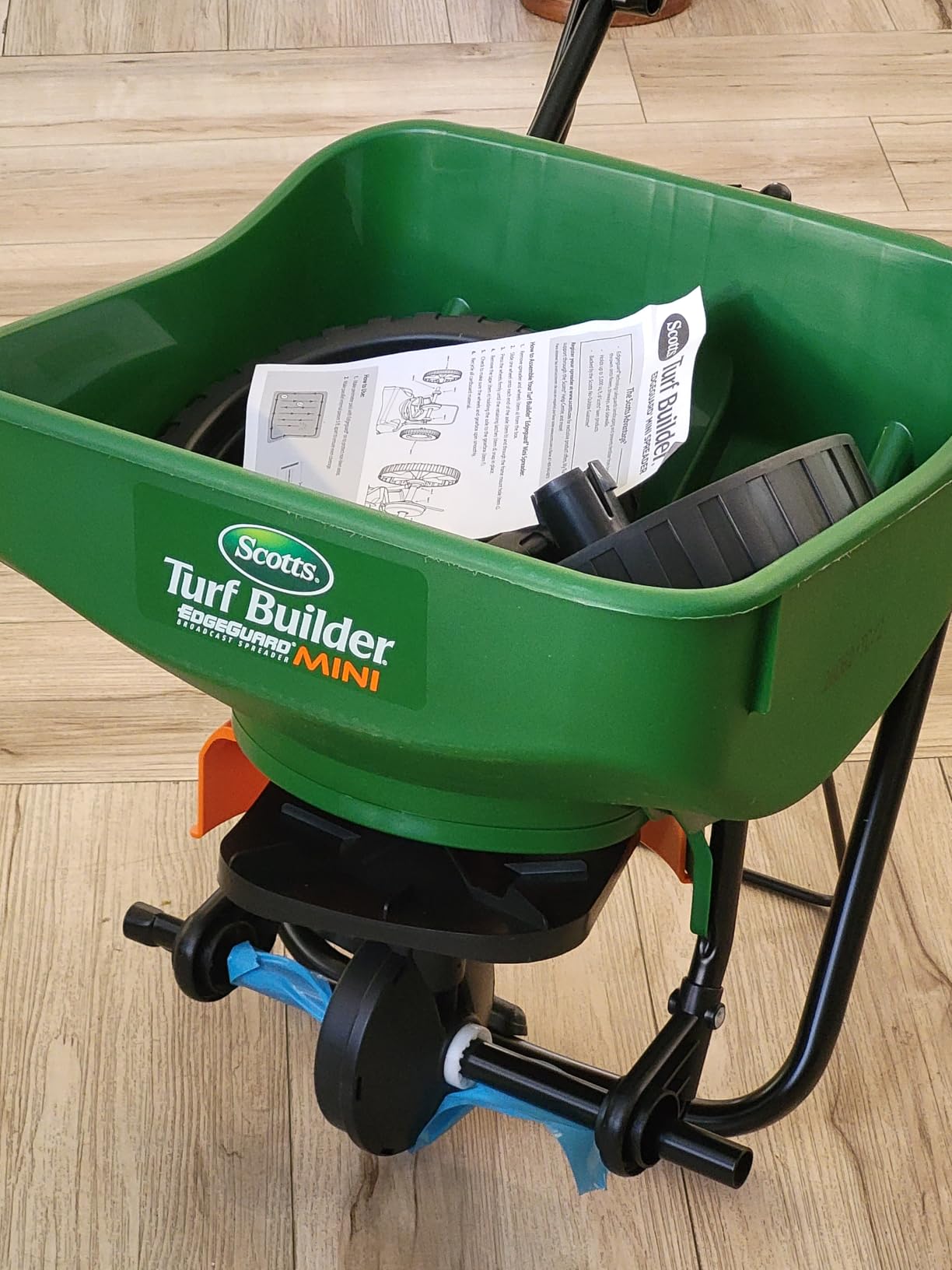 Scotts Turf Builder EdgeGuard Mini Broadcast Spreader | Spreader For Lawn Fertilizer, Weed & Insect Control, Grass Seed, and Ice Melt, Holds Up To 5,000 sq. ft. of Product customer photo 1
