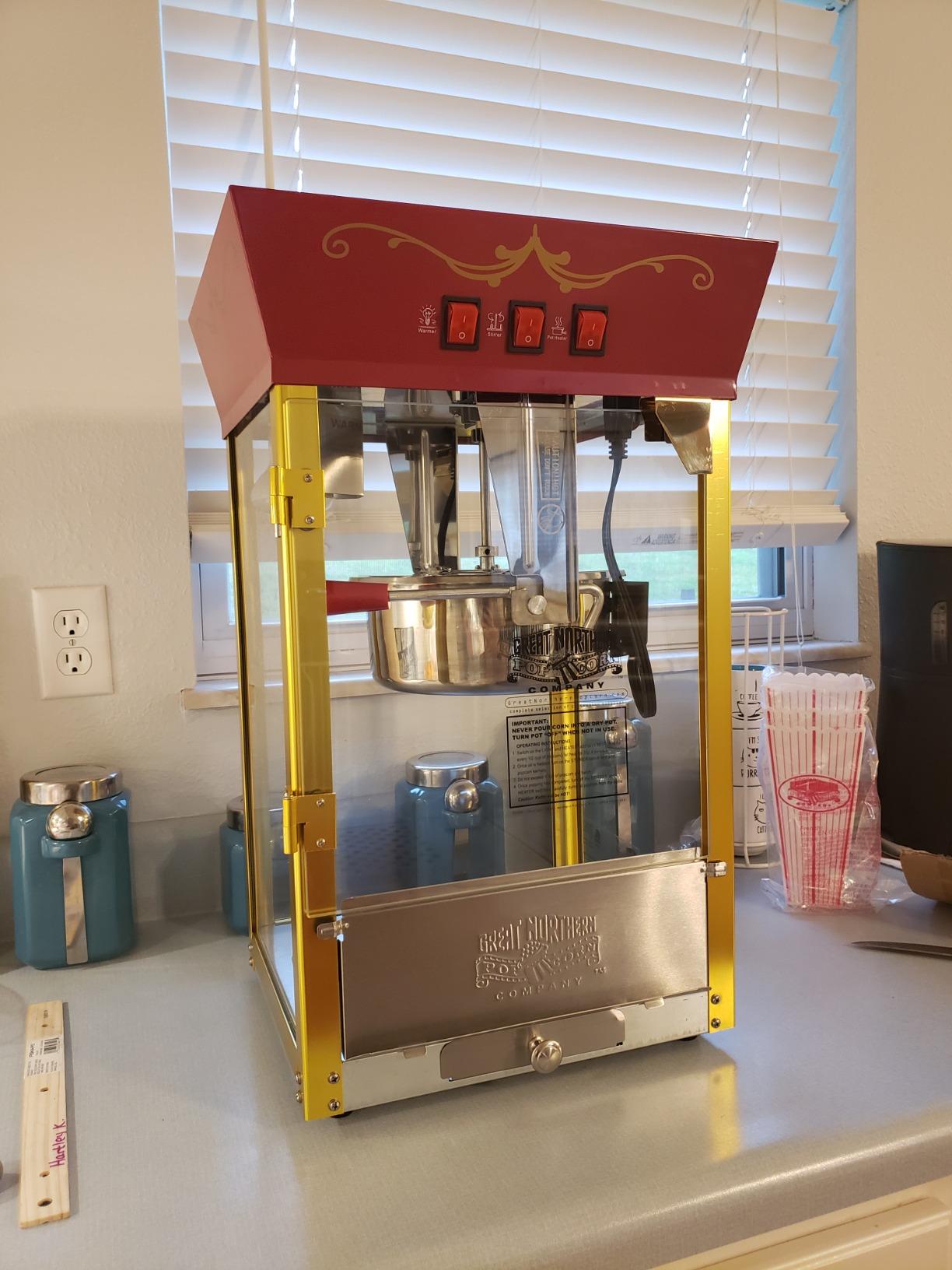 Great Northern Popcorn Matinee 8oz Popcorn Machine, Red customer photo 2