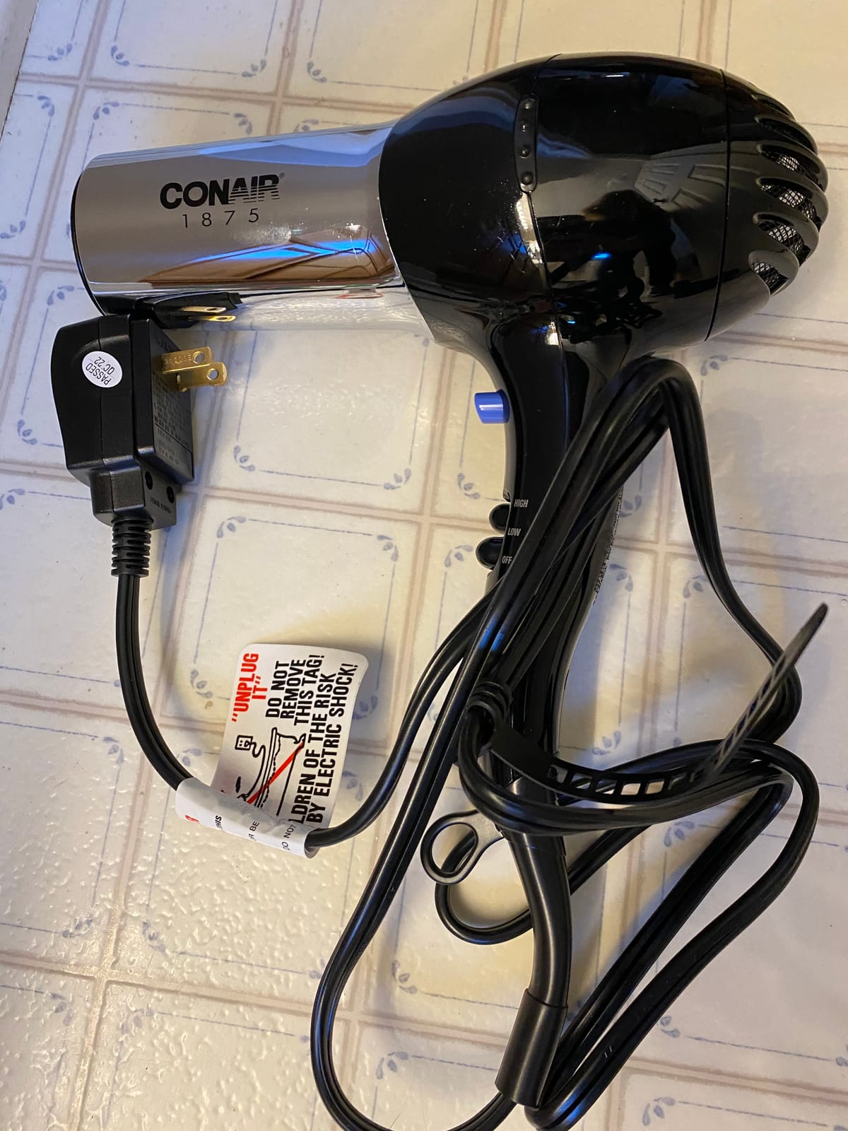 Conair Ionic Hair Dryer with Concentrator Attachment, 1875W, Full Size customer photo 2