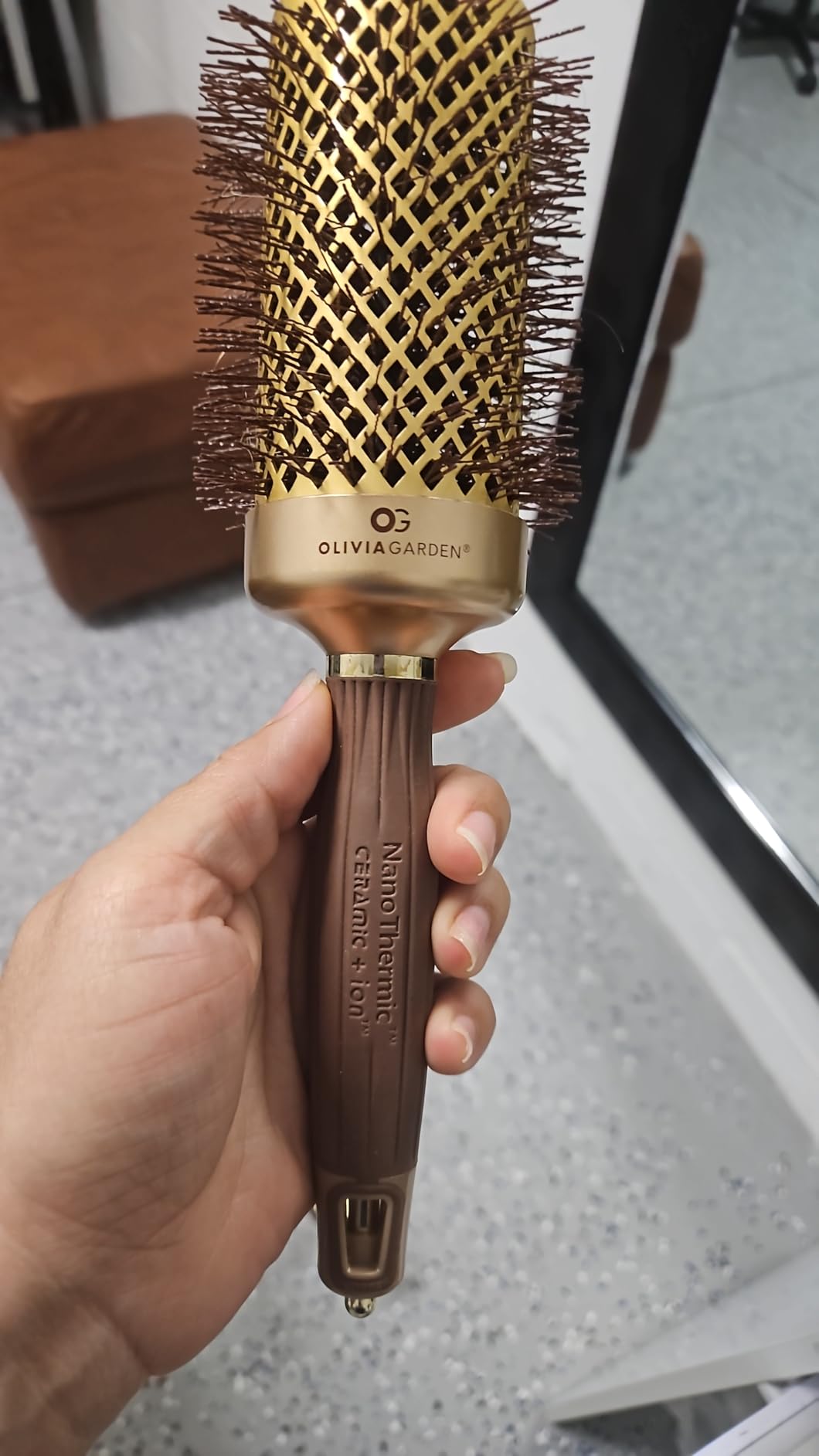 Olivia Garden NanoThermic Ceramic + Ion Round Thermal Hair Brush - Professional Blowout Brush customer photo 1