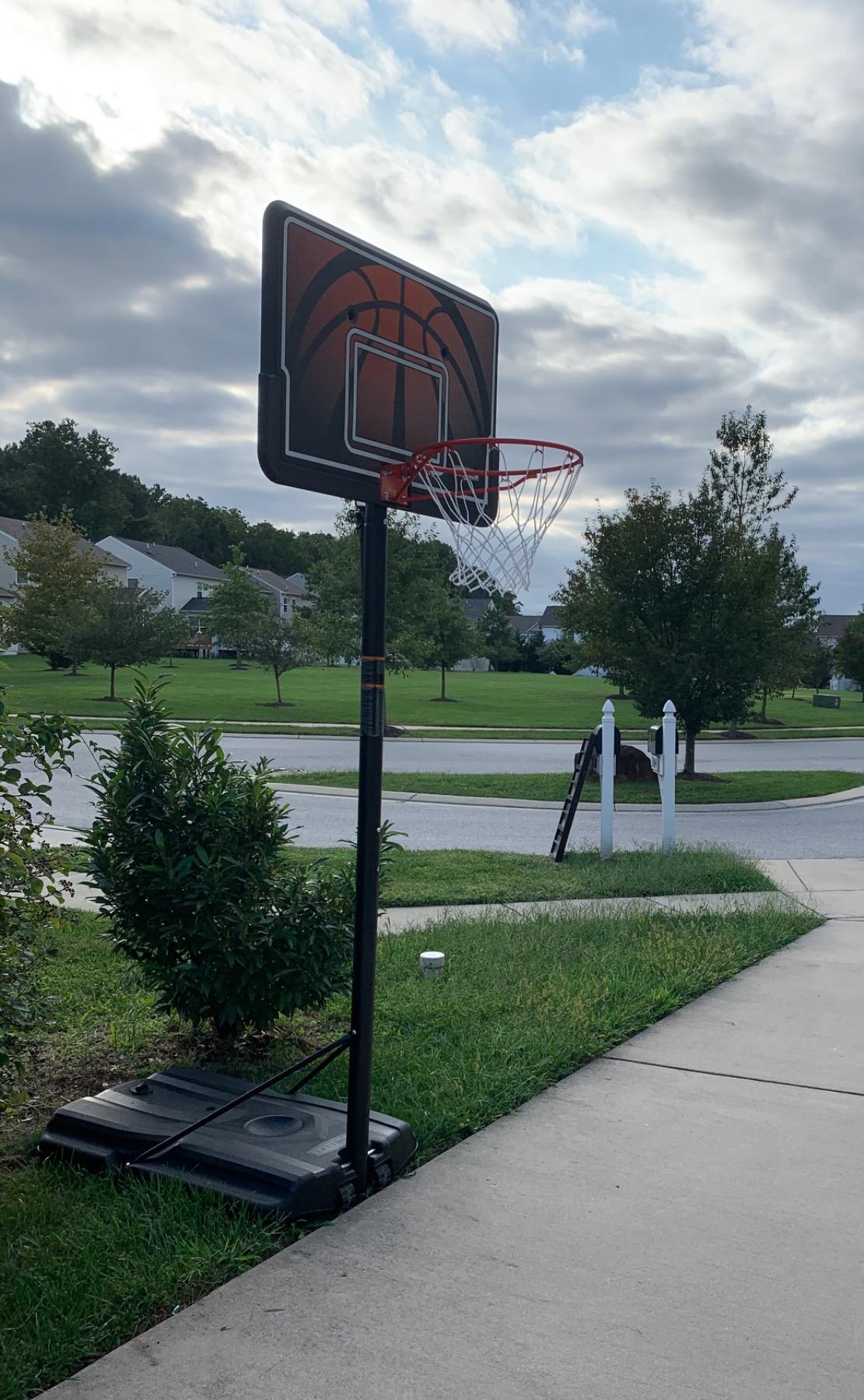 Lifetime Height Adjustable Portable Basketball System, 44 Inch Backboard customer photo 1