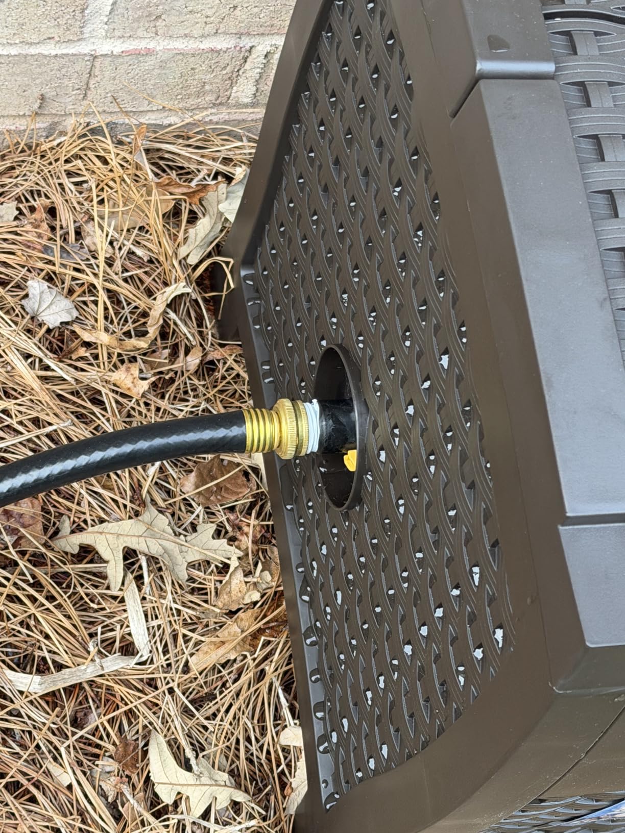 Suncast 175 ft. Wicker Style Resin Hose Hideaway with Hose Guide, Java, Made in the USA customer photo 2