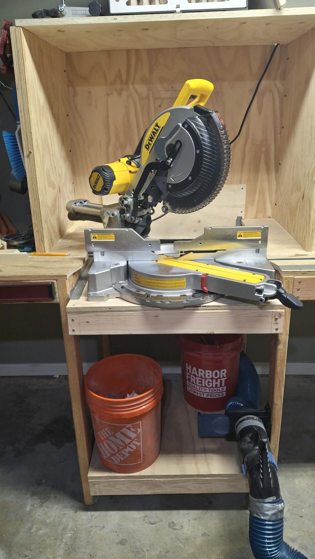 DEWALT Miter Saw, 12-inch Double Bevel Sliding Compound Miter Saw with XPS LED Shadow Light System, Includes Blade Wrench, Material Clamp and Dust Bag (DWS780) customer photo 1