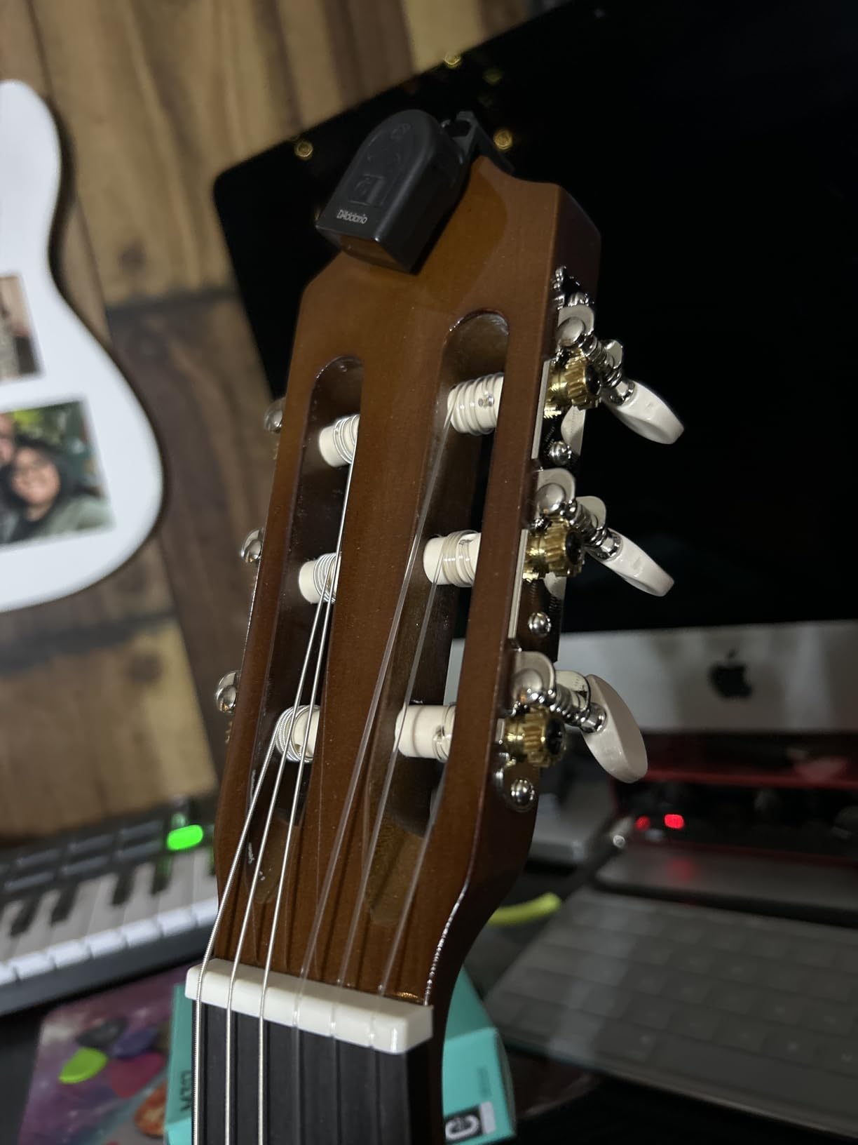 Yamaha C40II Classical Guitar, Full Size With Rosewood Fingerboard and Bridge, Natural customer photo 2