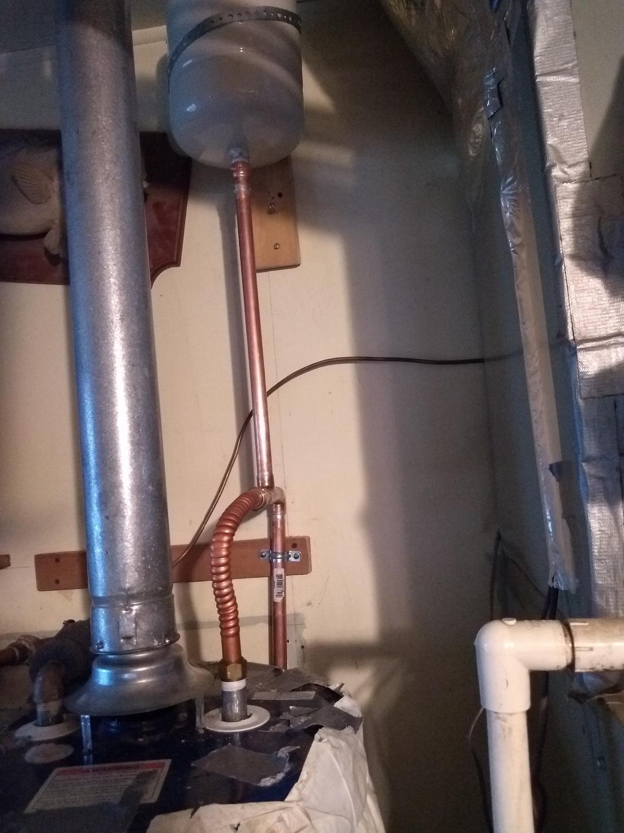Eastman Thermal Expansion Tank, 2 gal, 3/4 in MIP Connection, 60022 customer photo 1