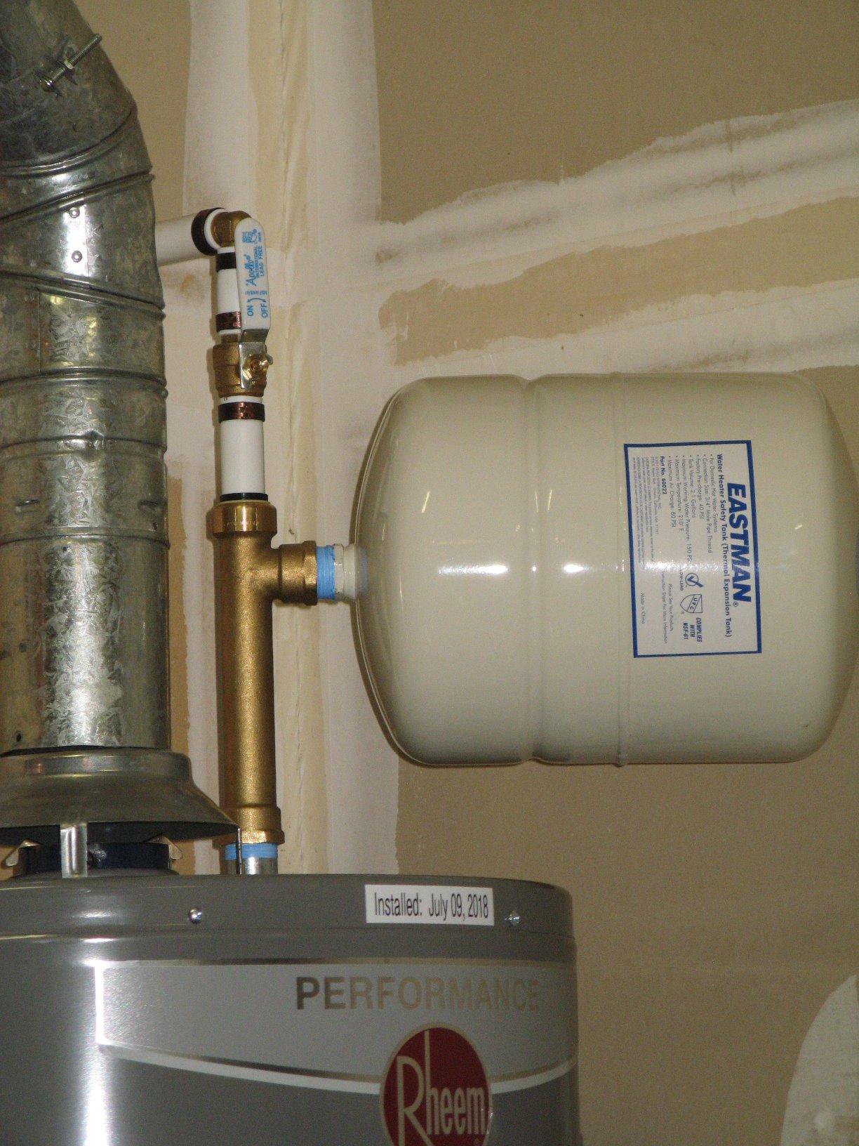 Eastman Thermal Expansion Tank, 2 gal, 3/4 in MIP Connection, 60022 customer photo 2