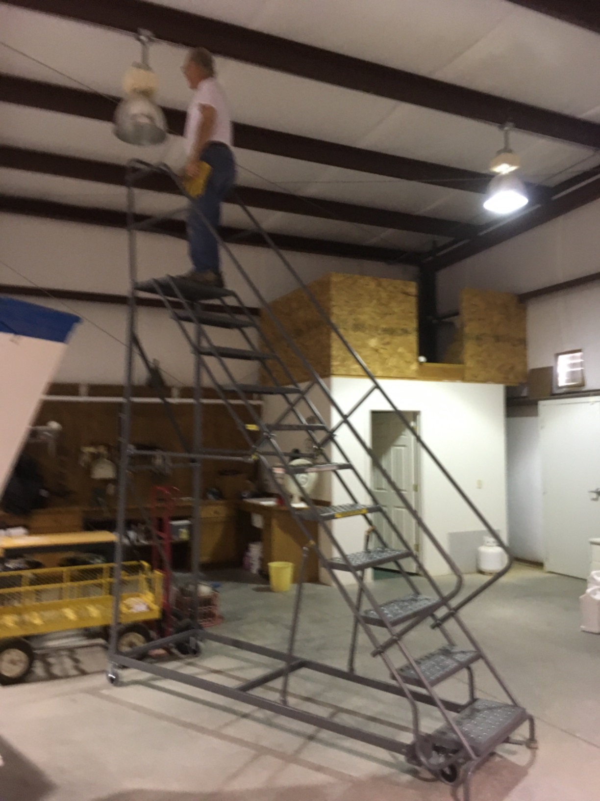 Tri-Arc KDEC108246 8-Step Forward Descent Safety Angle Steel Rolling Industrial and Warehouse Ladder with Perforated Tread, 24-Inch Wide Steps customer photo 2