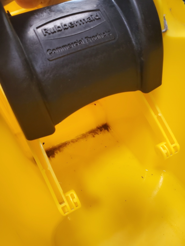 Rubbermaid Commercial Products 31 QT Tandem Mop Bucket and Wringer Combo on Wheels, Yellow customer photo 1
