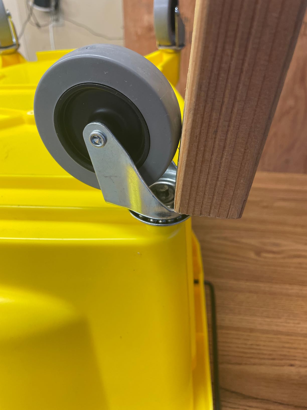 Carlisle FoodService Products 26 Qt Mop Bucket with Side Wringer, Yellow customer photo 2