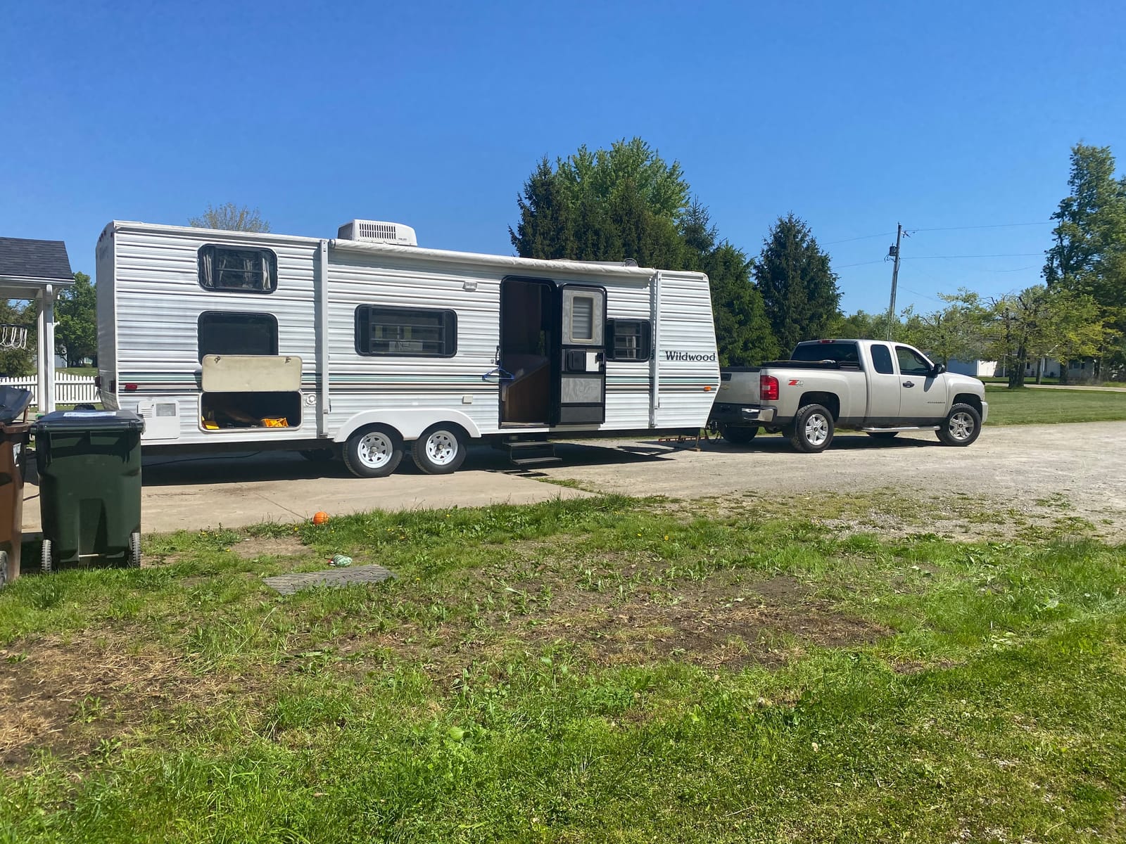 Camco Eaz-Lift Elite 1,000lb Weight Distribution Hitch Kit with Manually Adjusted Sway Control - Ready-to-Tow with Pre-Installed Hitch Ball, Sway Control Ball, U-Bolts, & Chain Package (48058) customer photo 2