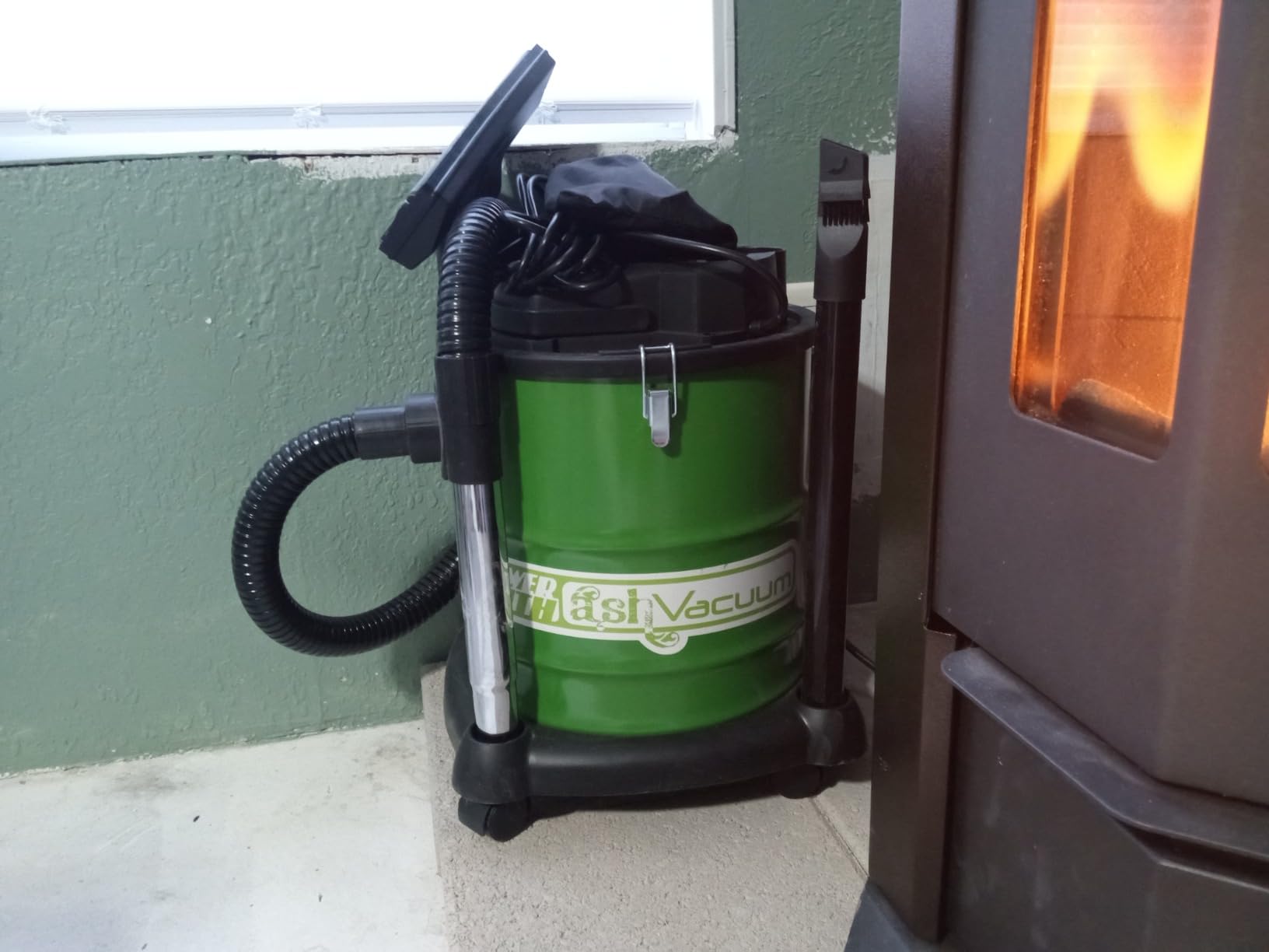 PowerSmith PAVC101 10 Amp Ash Vacuum,Green / Black customer photo 2