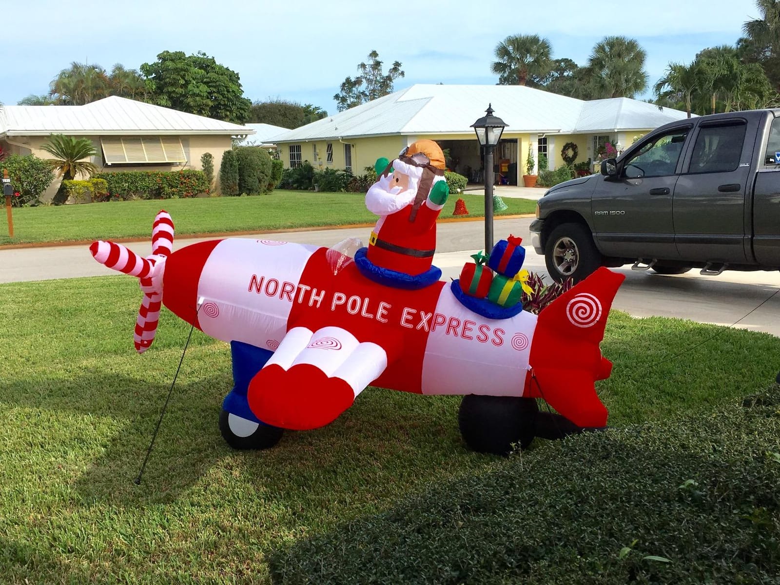 8 FT Animated Christmas Inflatable Santa Claus Flying Airplane | Outdoor Yard Blow Up Decoration, Bright LED Lights, Built-in Blower, Weather-Resistant Material, Holiday Display customer photo 1