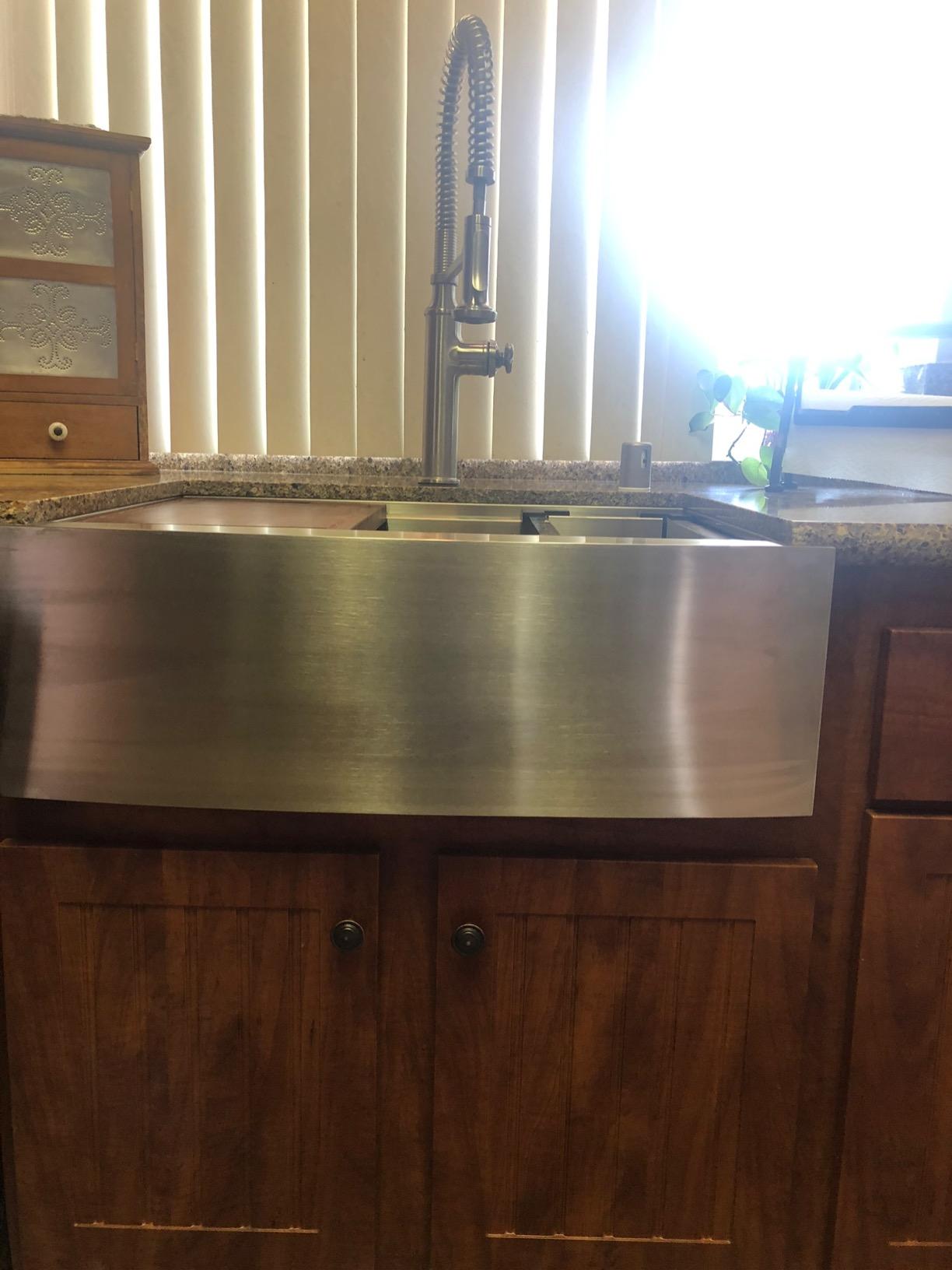 Ruvati 33-inch Apron-front Workstation Farmhouse Kitchen Sink - 16 Gauge Stainless Steel Kitchen Sink Single Bowl with Brushed Finish hides scratches - Farmhouse Workstation Sinks - RVH9200 customer photo 2