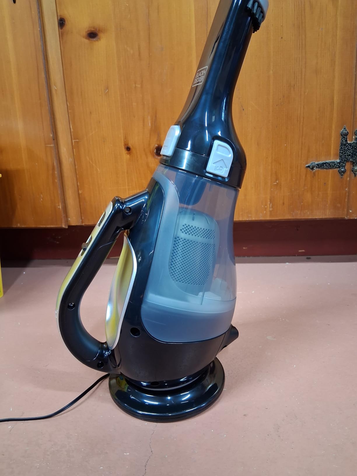BLACK+DECKER dustbuster 20V Hand Vacuum Cordless Rechargeable, Car Vacuum Portable, Powerful Suction AdvancedClean Hand Vac with Extendible Crevice Tool, Flip-Up Brush and Charging Base (BDH2000L) customer photo 1