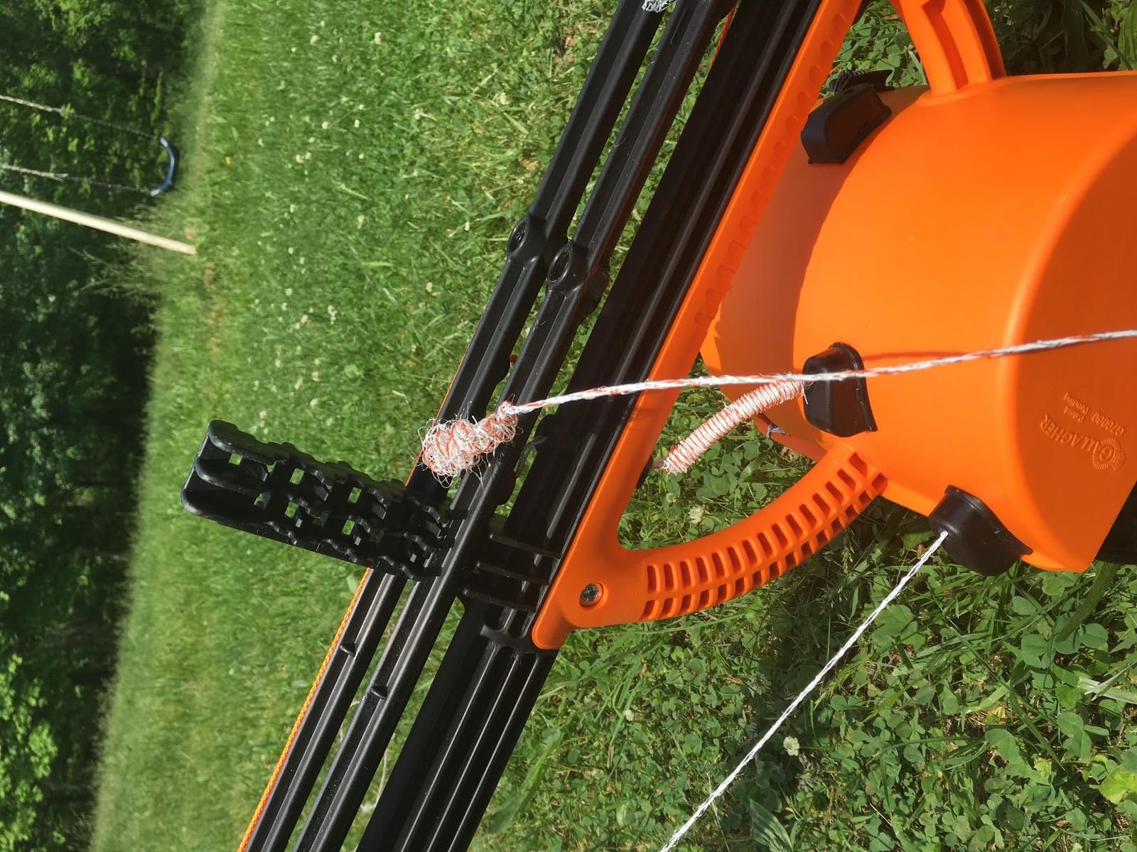 Gallagher Smart Fence 2 Portable Electric Fence for Livestock | 328ft of 4-Strand Electric Fencing, Built-In Posts and Reels, Quick Install Temporary Field Fencing customer photo 2