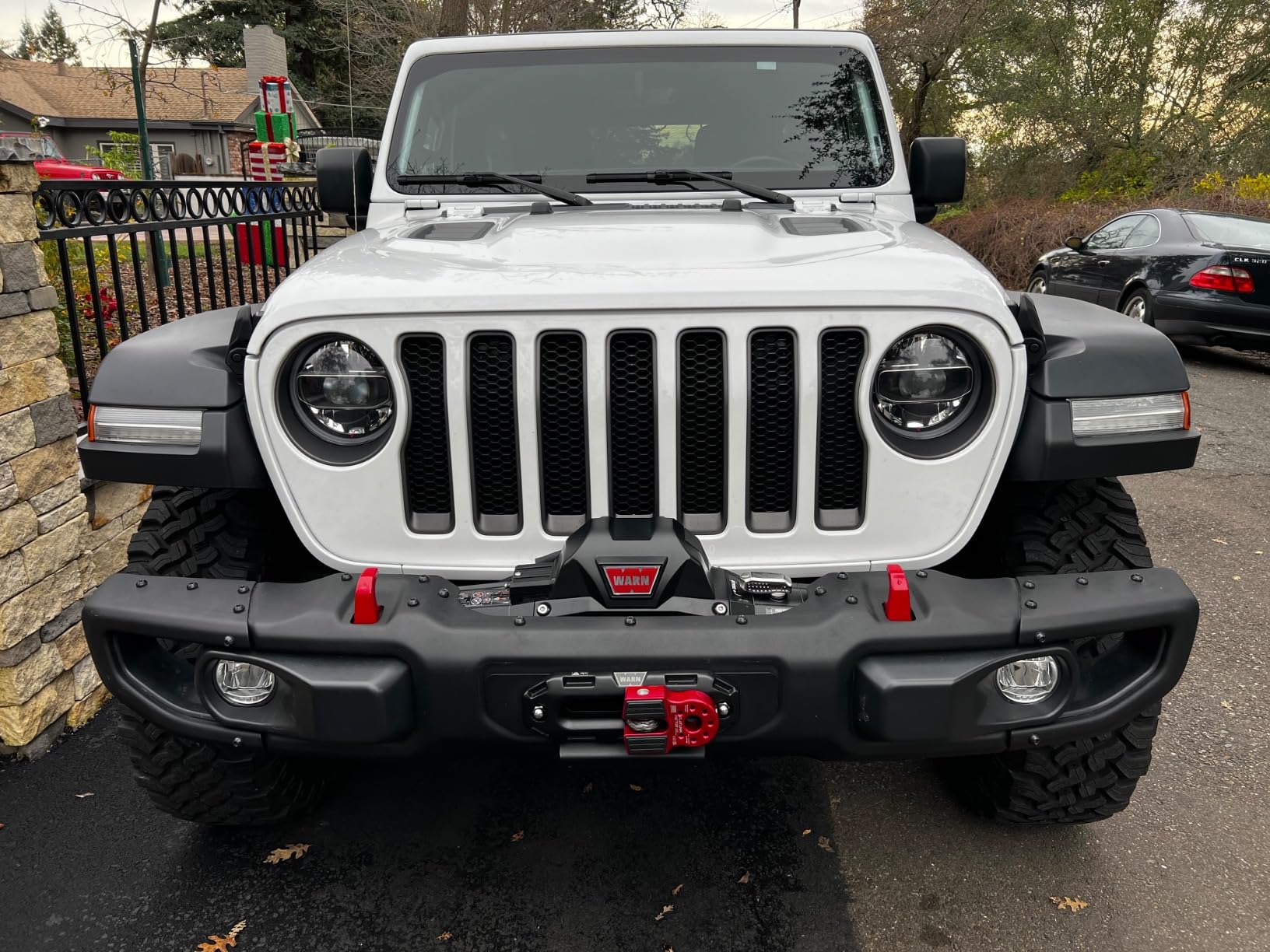 Warn ZEON 10-S 12V Electric Utility Winch - 10,000 lb Capacity, 100 ft 3/8 in Spydura Synthetic Rope, Polished Aluminum Hawse, Wired Remote, Durable Housing for Trucks SUVs Jeeps Off-Road - 89611 customer photo 1