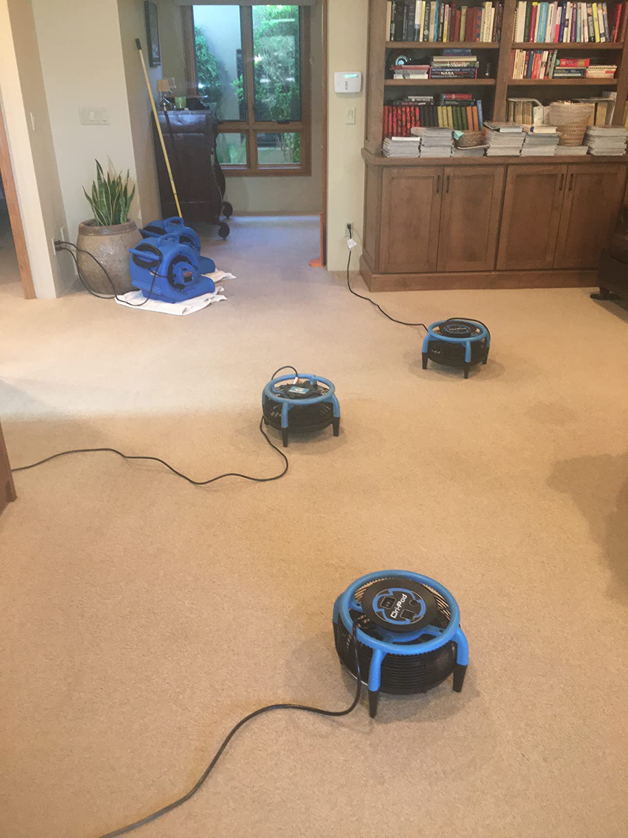 Dri-Eaz Dri-Pod Pro Omnidirectional Floor and Carpet Dryer, Ventilating Floor Dryer for Boats, RVs and Residential Use customer photo 1