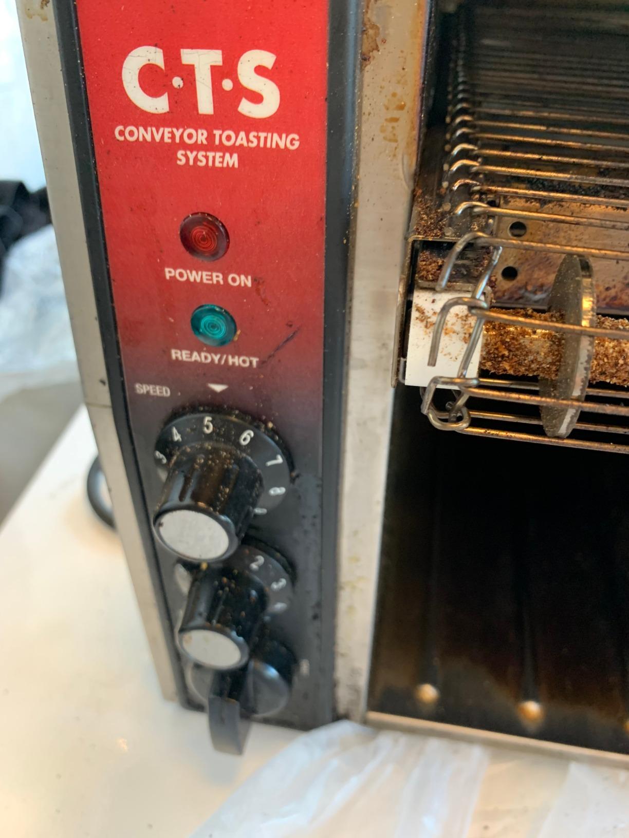 Waring Heavy-Duty Conveyor Toaster with 1000+ Slices per Hour | 1000+ Slices per Hour, Stainless Steel Construction, for Cafes & Restaurants, NSF Certified, 208V customer photo 1