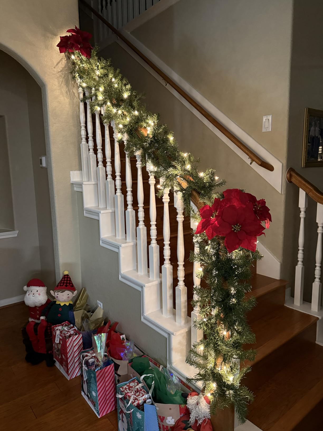 National Tree Company 9ft Pre-Lit Norwood Fir Artificial Christmas Garland | 50 Clear Lights, 240 Tips, Green customer photo 2
