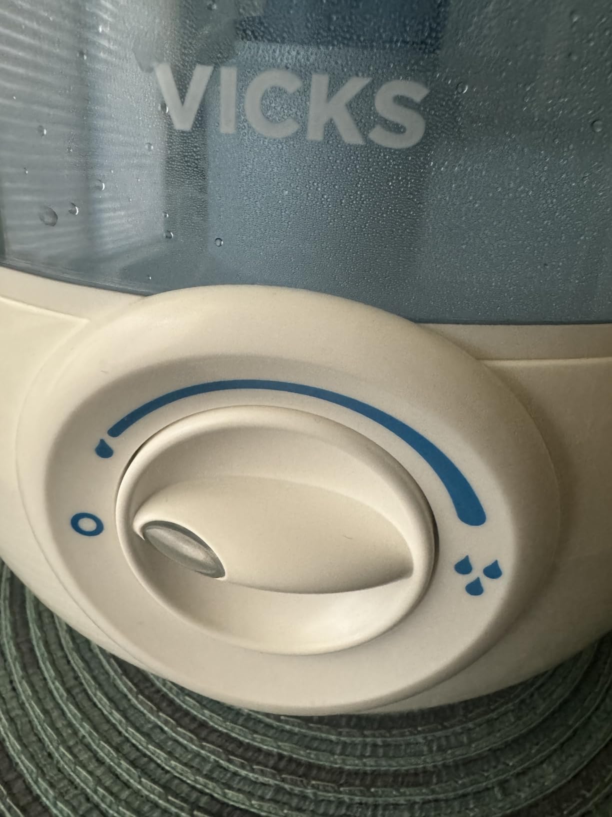 Vicks Filter-Free Ultrasonic Humidifier, Recommended by Pediatricians | 1.2 Gal Ultrasonic Cool Mist Humidifiers for Bedrooms & Kids Rooms, Works with Vicks VapoPads customer photo 1