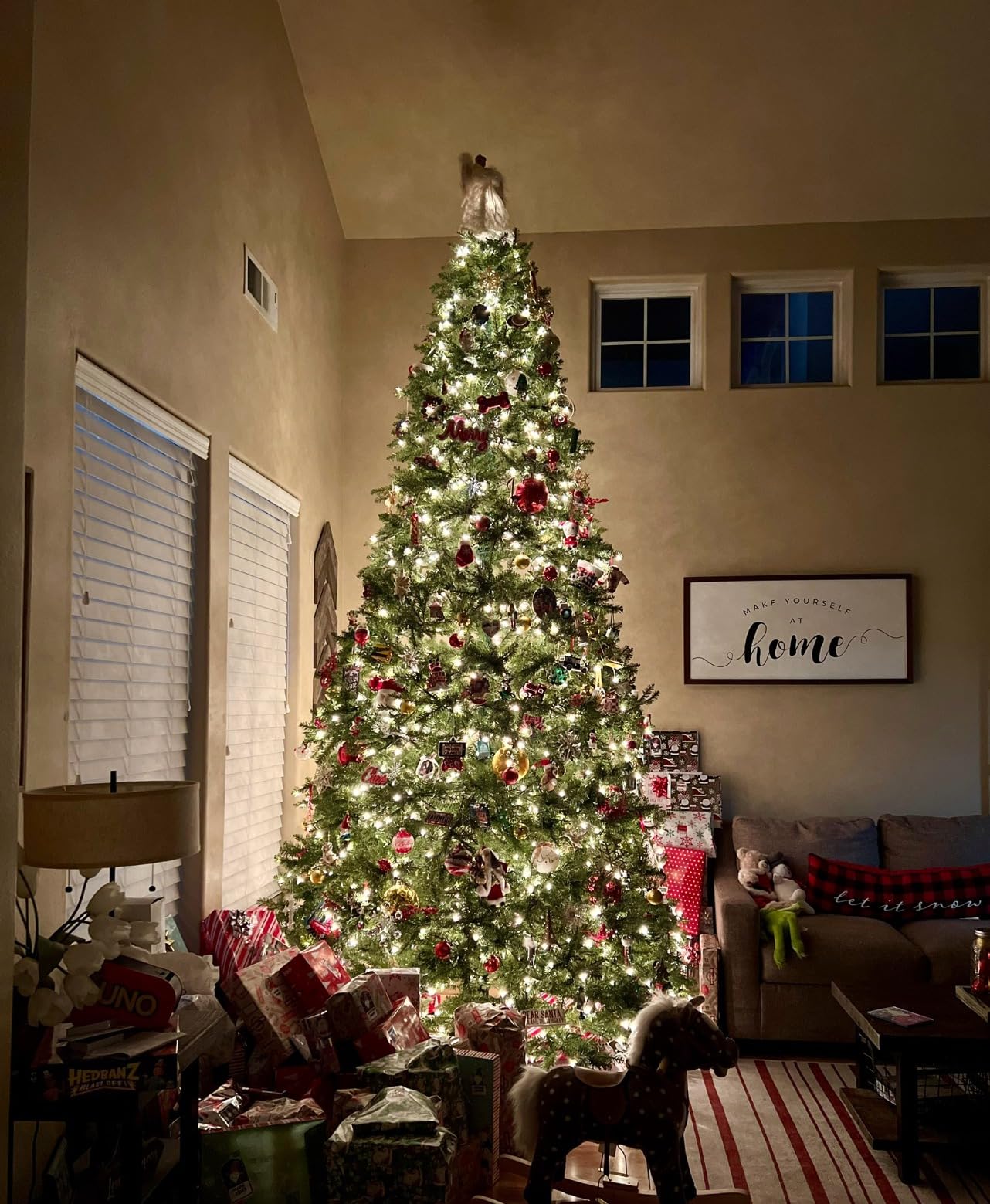 National Tree Company 7ft Pre-Lit Dunhill Fir Artificial Christmas Tree | 700 Clear Lights, 2,144 Tips, Includes Stand, Green customer photo 1