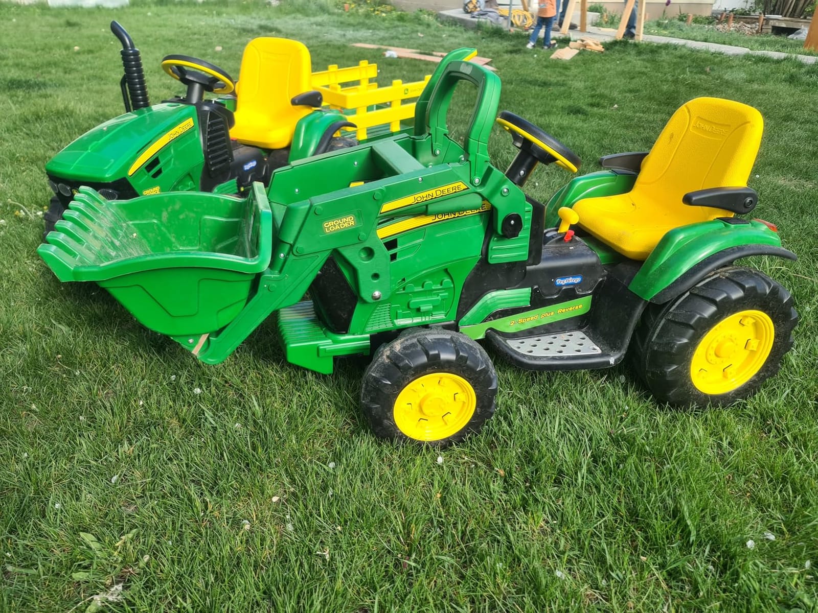 Peg Perego John Deere Ground Loader Tractor Extra-Large 12 Volt Ride on Tractor for Kids Ages 3-7 customer photo 2