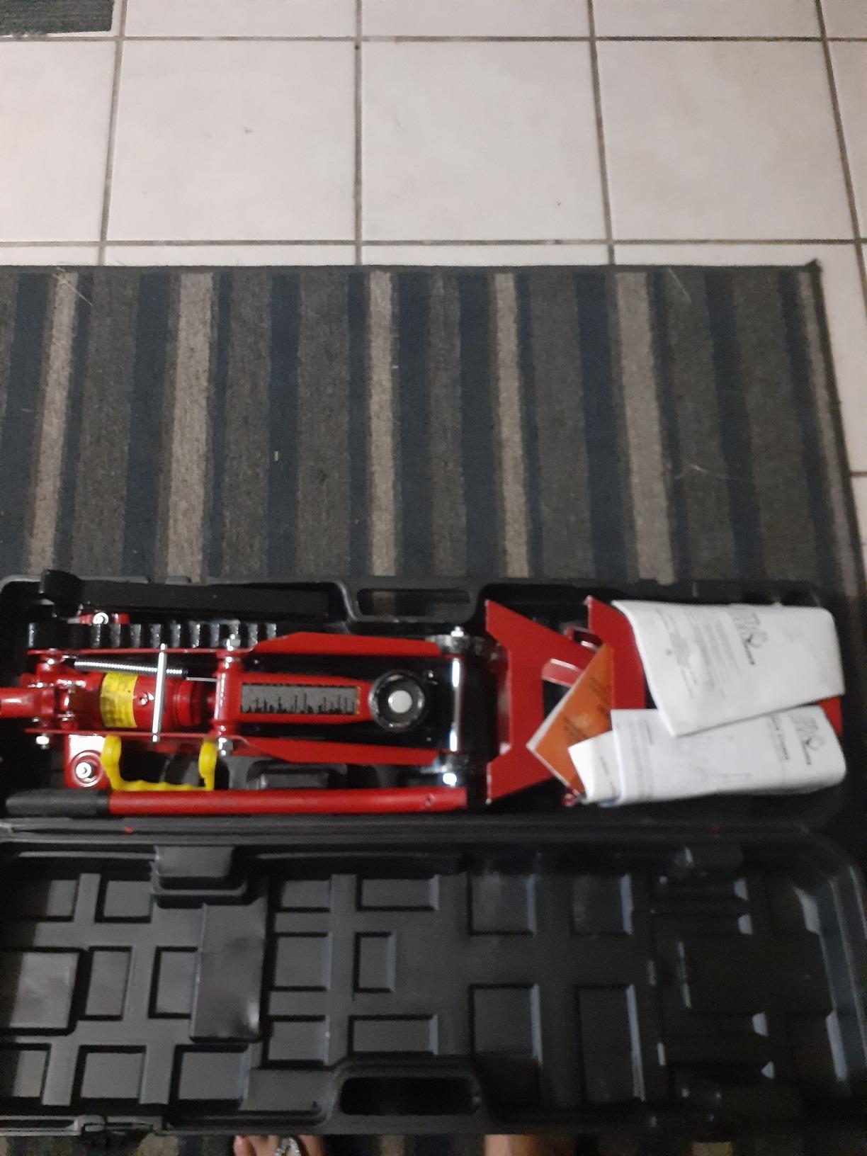 BIG RED T82001S Torin Hydraulic Trolley Service/Floor Jack Combo with 2 Jack Stands and Blow Mold Carrying Storage Case, 2 Ton (4,000 lb) Capacity, Red customer photo 1