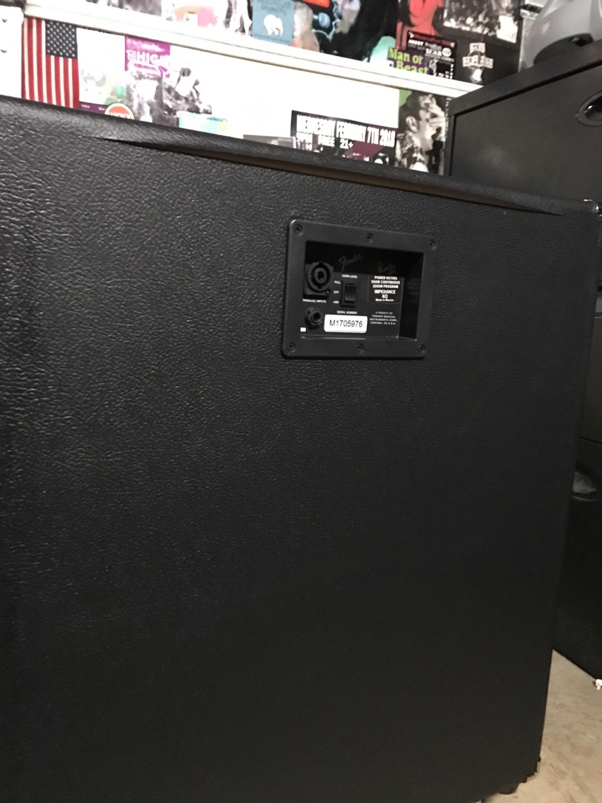 Fender Rumble 4x10 Cabinet v3 Electric Bass Amplifier Cabinet, with 2-Year Warranty customer photo 2