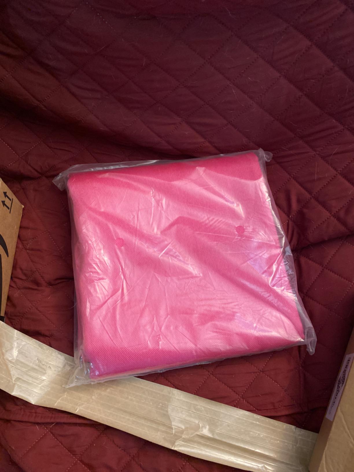 Lincoln Electric K3253-1 Heavy Duty Welding Blanket, 6' x 6', 1022°F Temperature Rating, 38 oz. Fiberglass Fabric, Pink customer photo 1