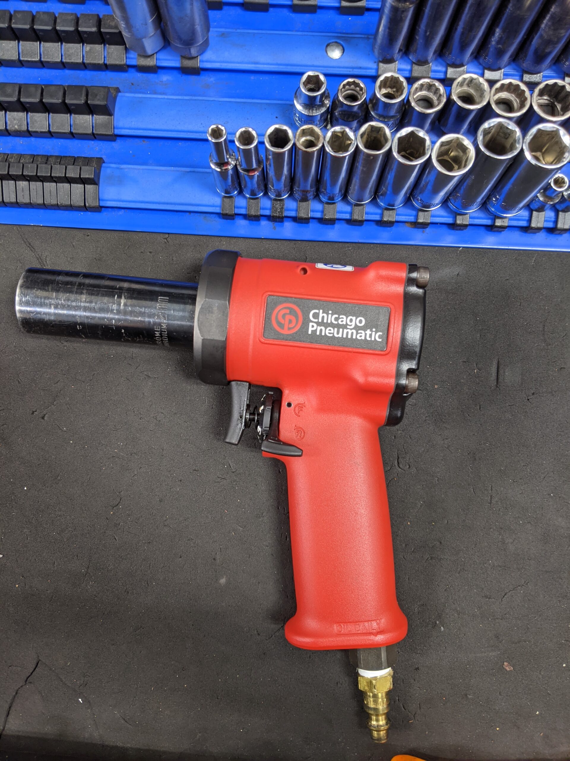 Chicago Pneumatic CP7732 1/2 Inch Air Impact Wrench, Steel Front Cover, Aluminum Body, Jumbo Hammer, One-Hand Operation, Max Torque Output 450 ft-lbs / 610 Nm, 9000 RPM customer photo 2