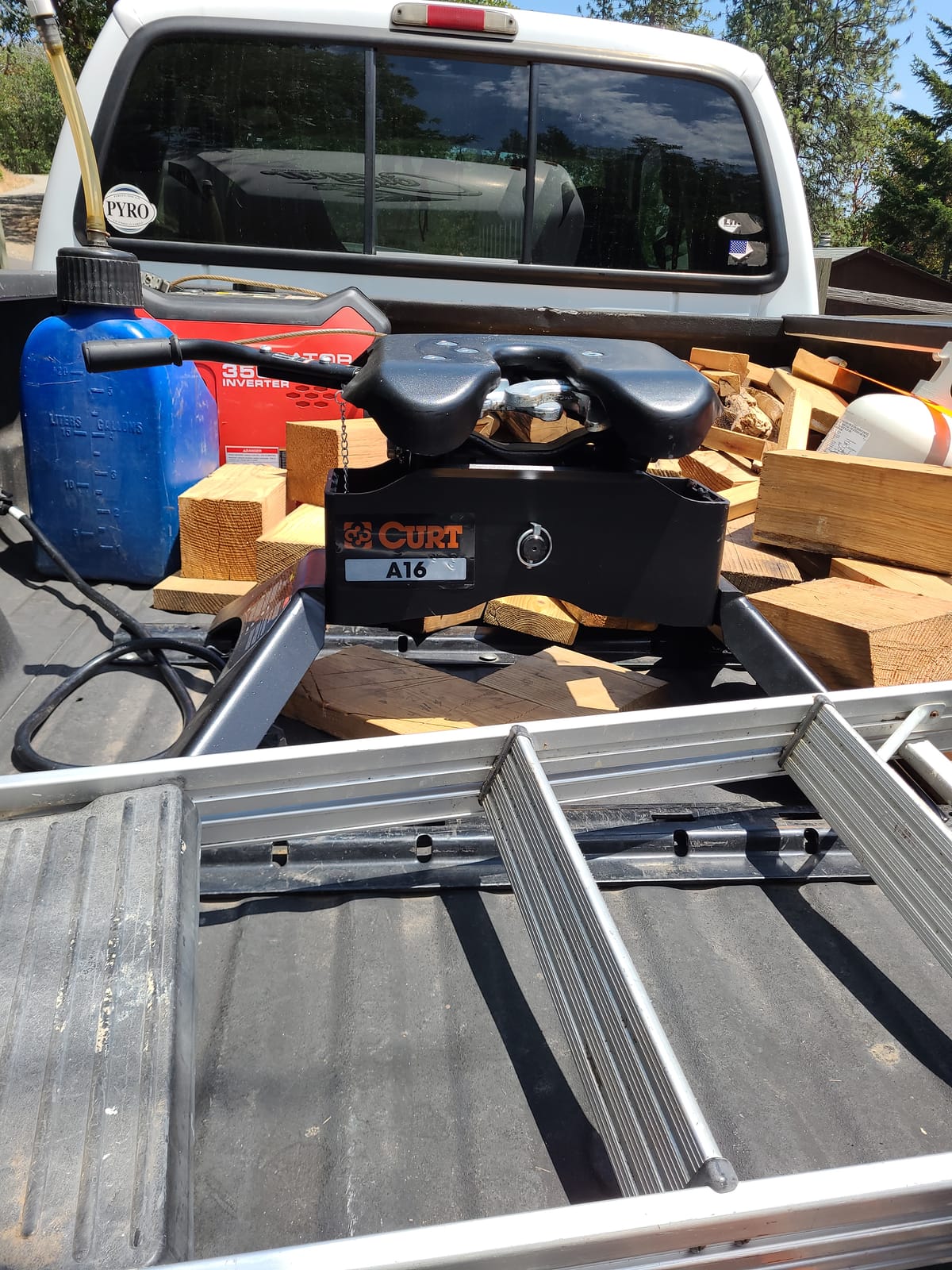 CURT 16120 A16 5th Wheel Hitch, 16,000 lbs. customer photo 1