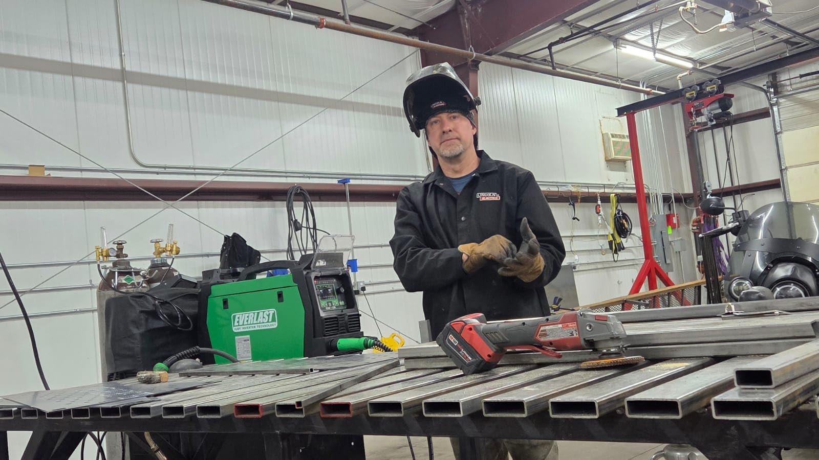 Lincoln Electric Black Flame-Resistant Cloth Welding Jacket customer photo 1