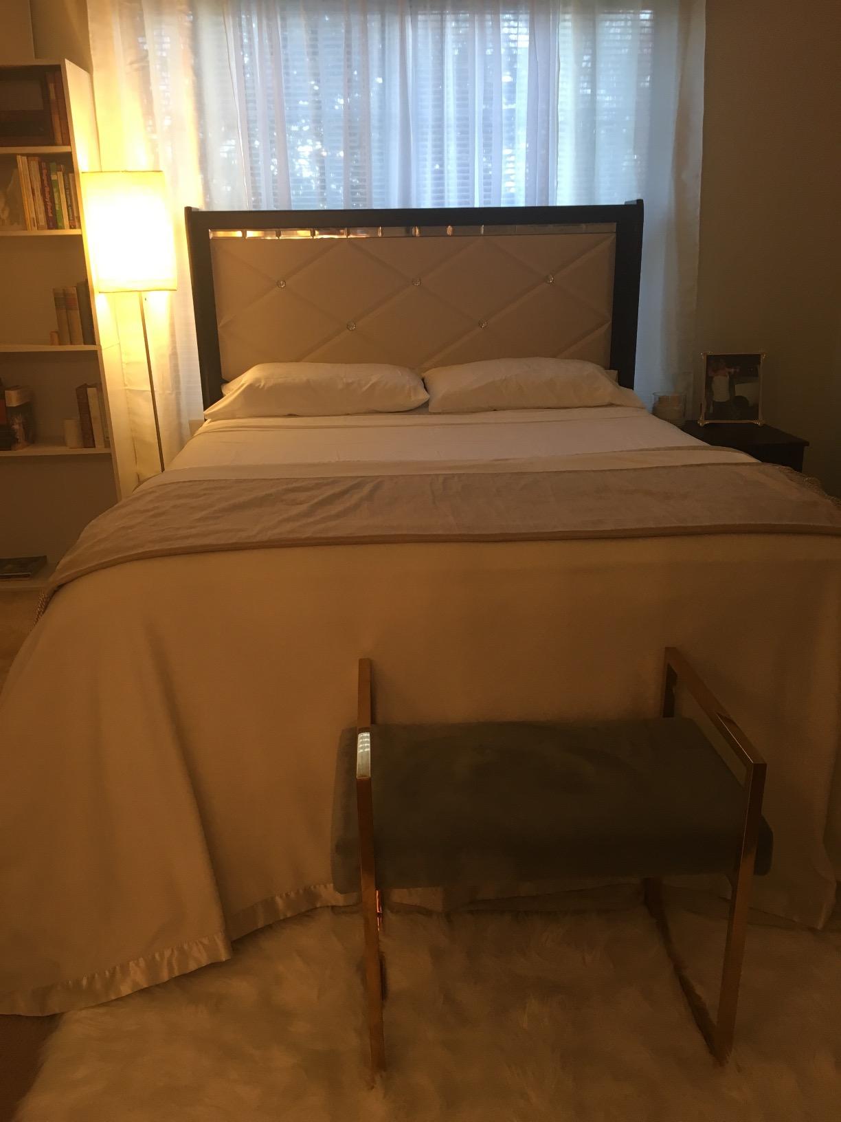 HC Collection Bed Sheets Set, HOTEL LUXURY Platinum Collection 1800 Series Bedding Set, Deep Pockets, Wrinkle & Fade Resistant, Hypoallergenic Sheet & Pillow Case Set (Queen, White) customer photo 1
