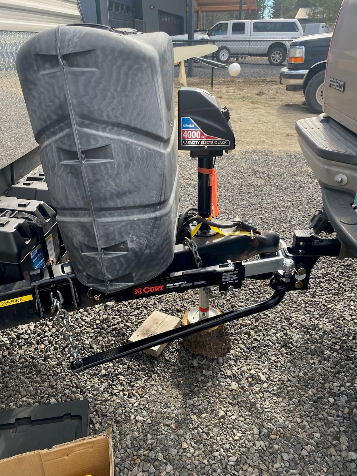 CURT 17063 Round Bar Weight Distribution Hitch with Sway Control, 14,000 lb, 1,000-1,400 lb Tongue Weight, Forged Spring Bars, 2