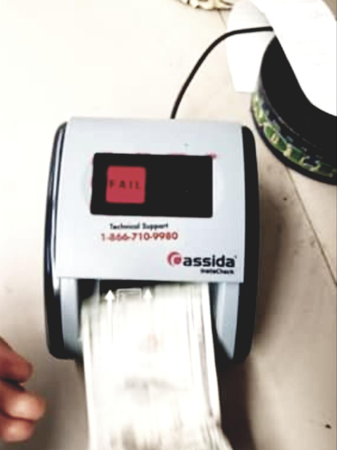 Cassida InstaCheck Small Footprint, Easy to Read Automatic Counterfeit Detector with Infrared, Magnetic and Ultraviolet Sensors, Compact and Lightweight Grey 11-3/4